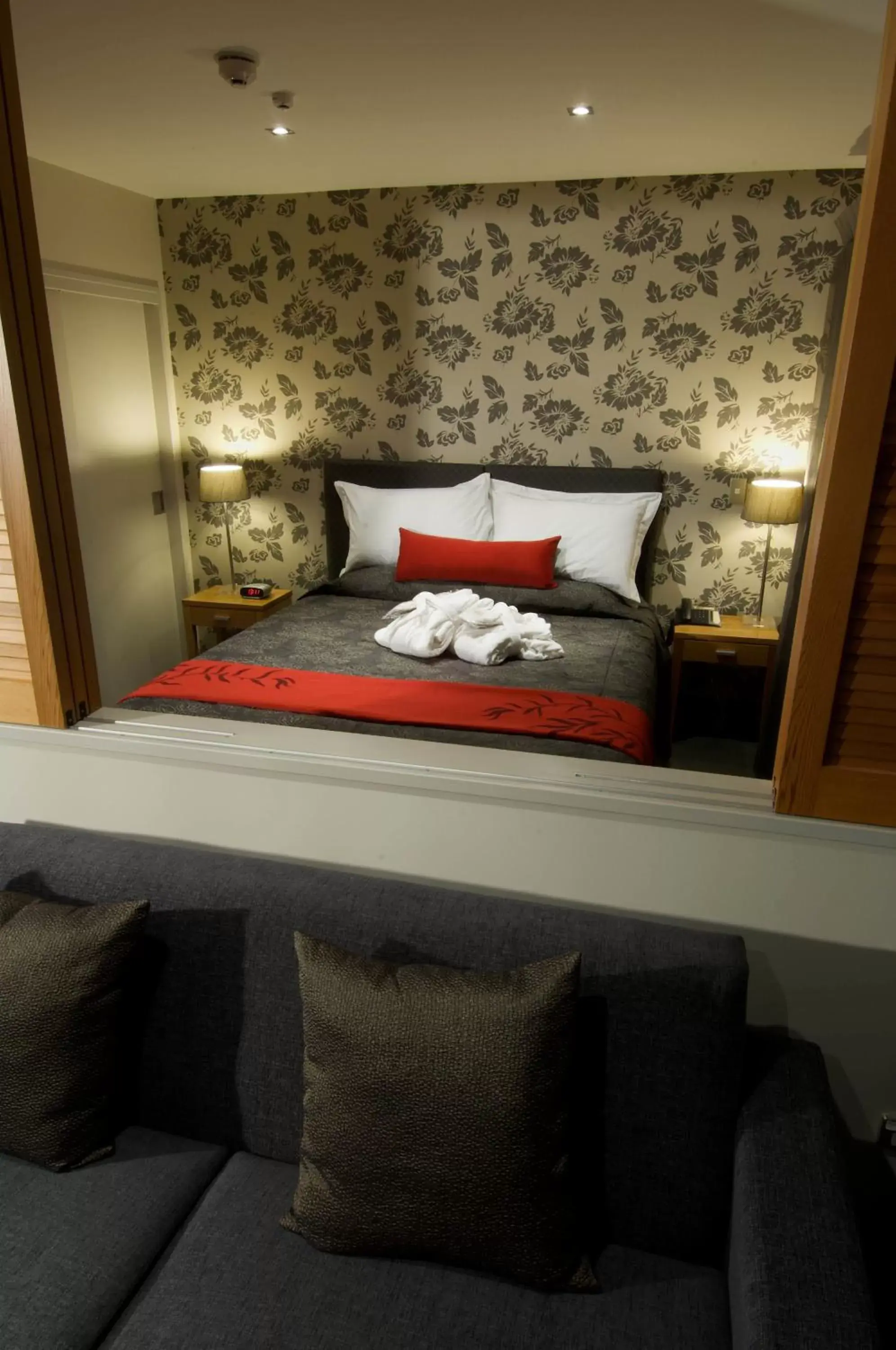 Bedroom, Bed in Wai Ora Lakeside Spa Resort