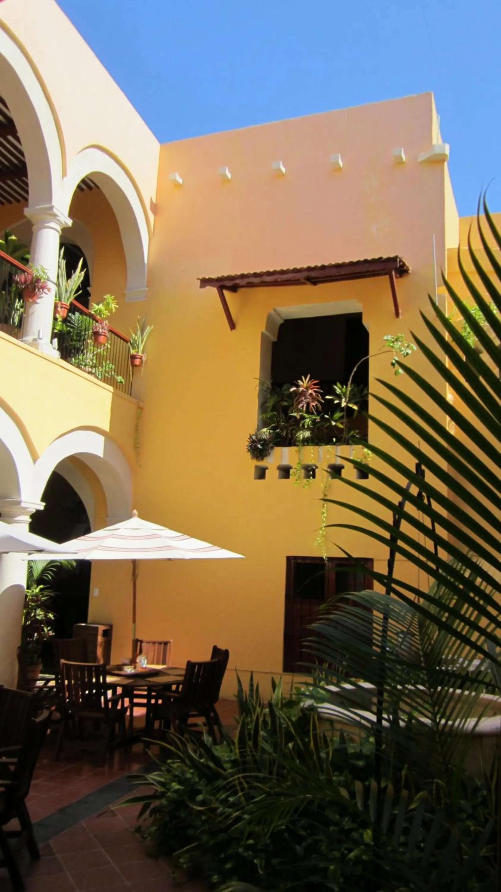 Facade/entrance in Castelmar Hotel