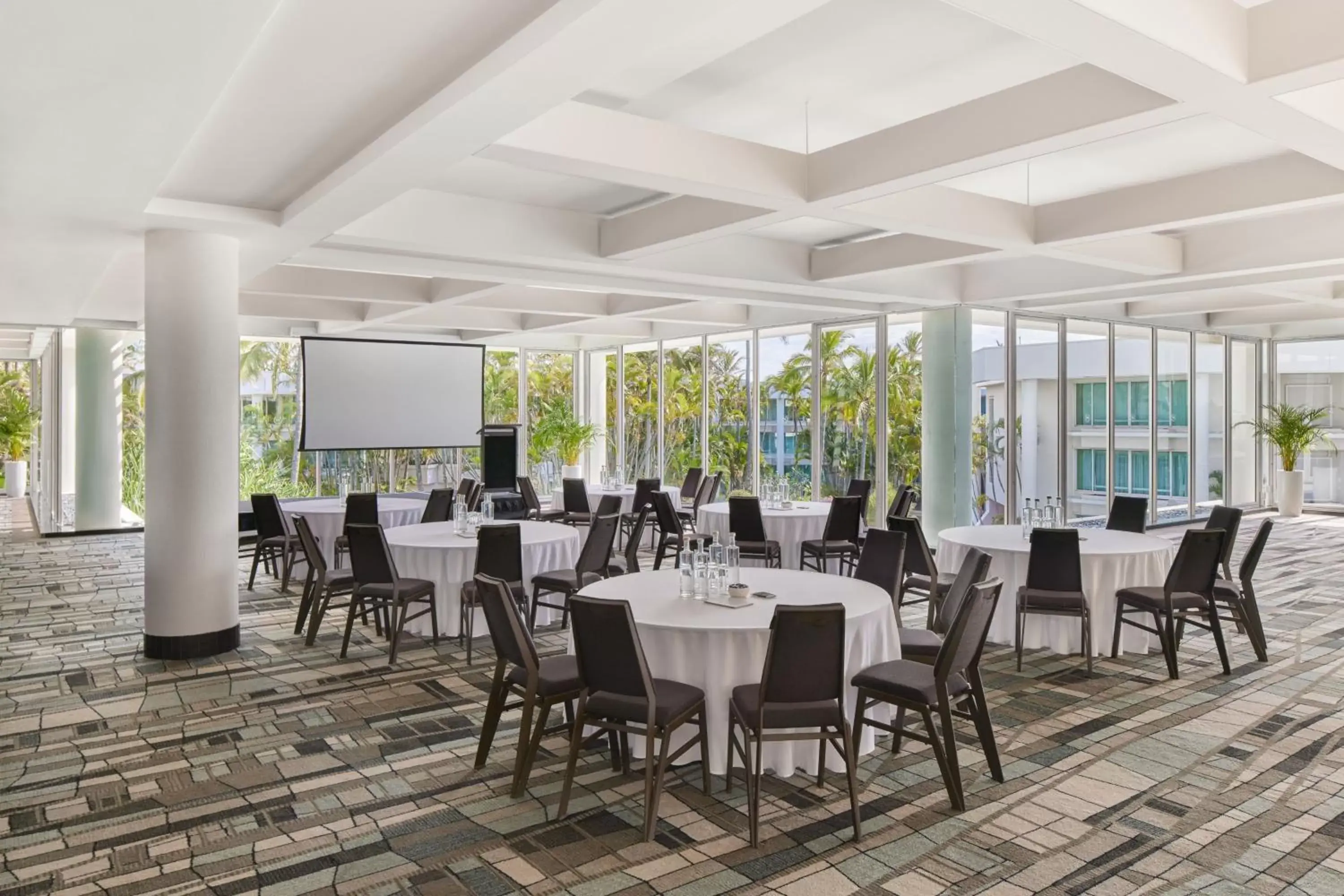 Meeting/conference room, Restaurant/Places to Eat in Sheraton Grand Mirage Resort Gold Coast