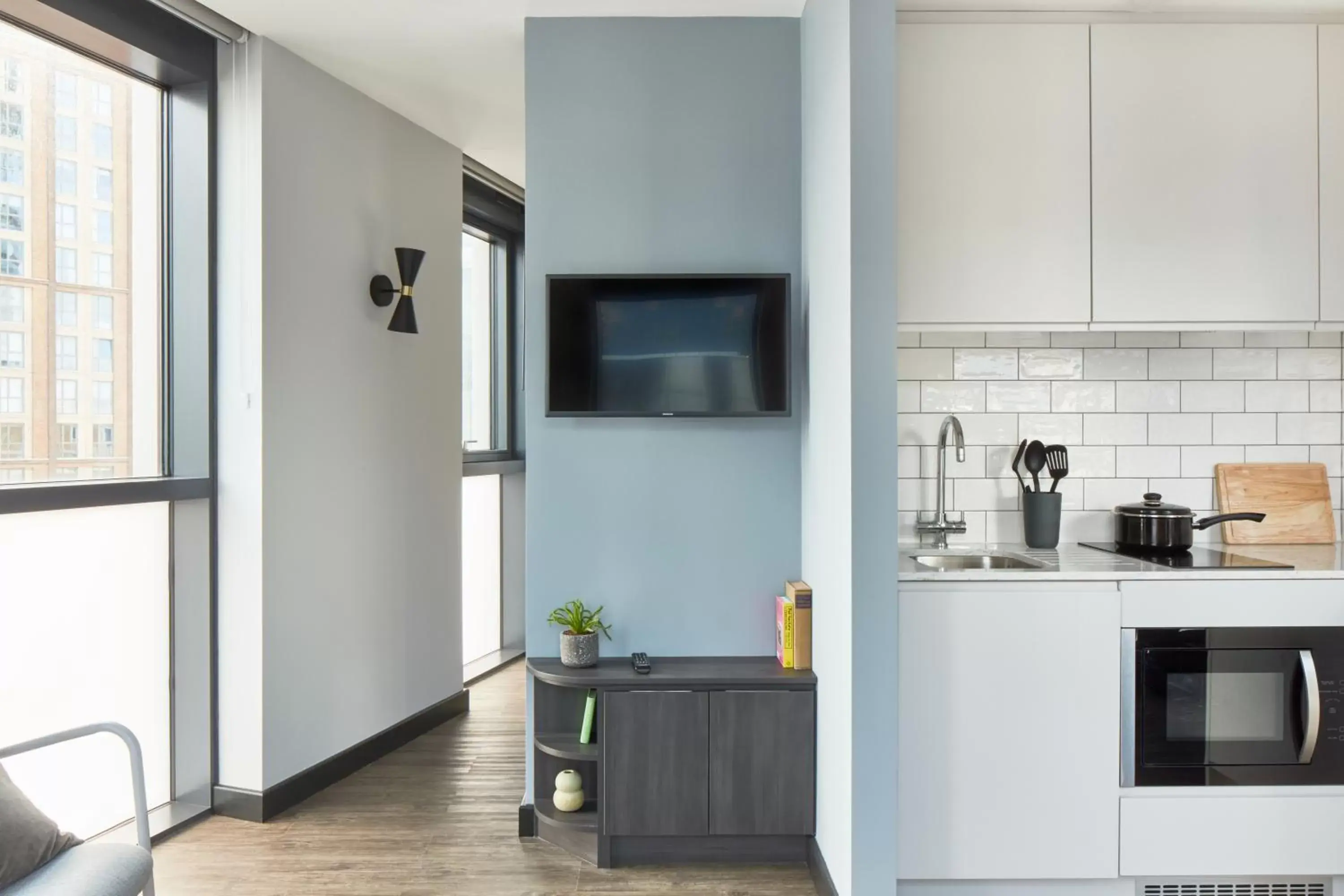 TV and multimedia, Kitchen/Kitchenette in The Collective Canary Wharf