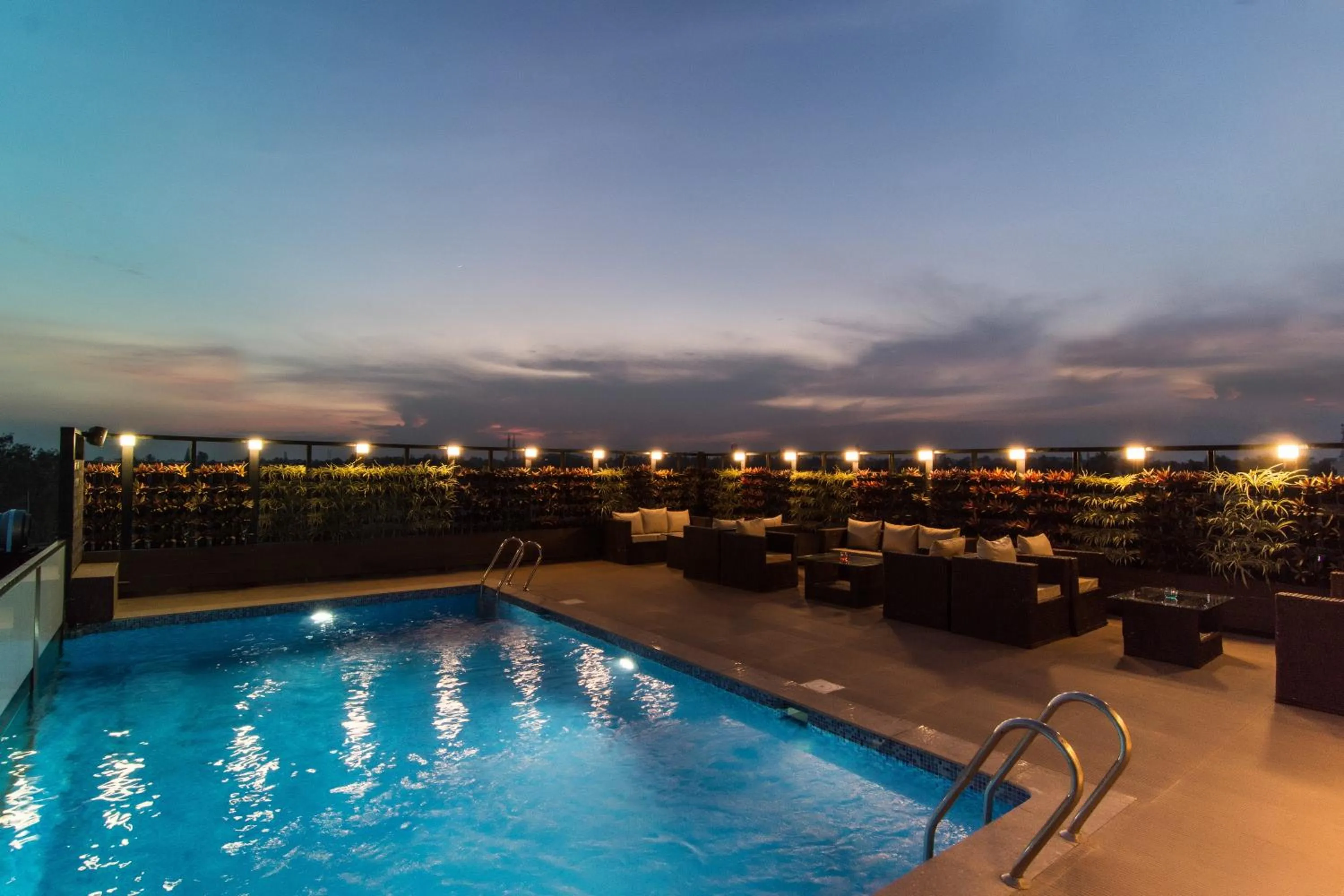 Swimming pool in Roopa Elite