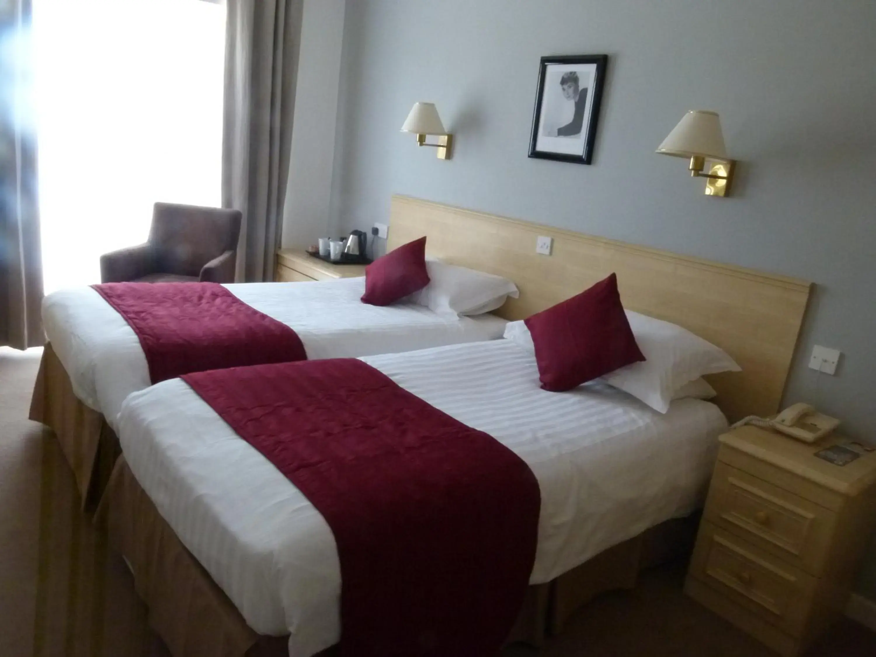 Bedroom, Bed in Beachcombers Hotel Bedroom, Bed in Beachcombers Hotel