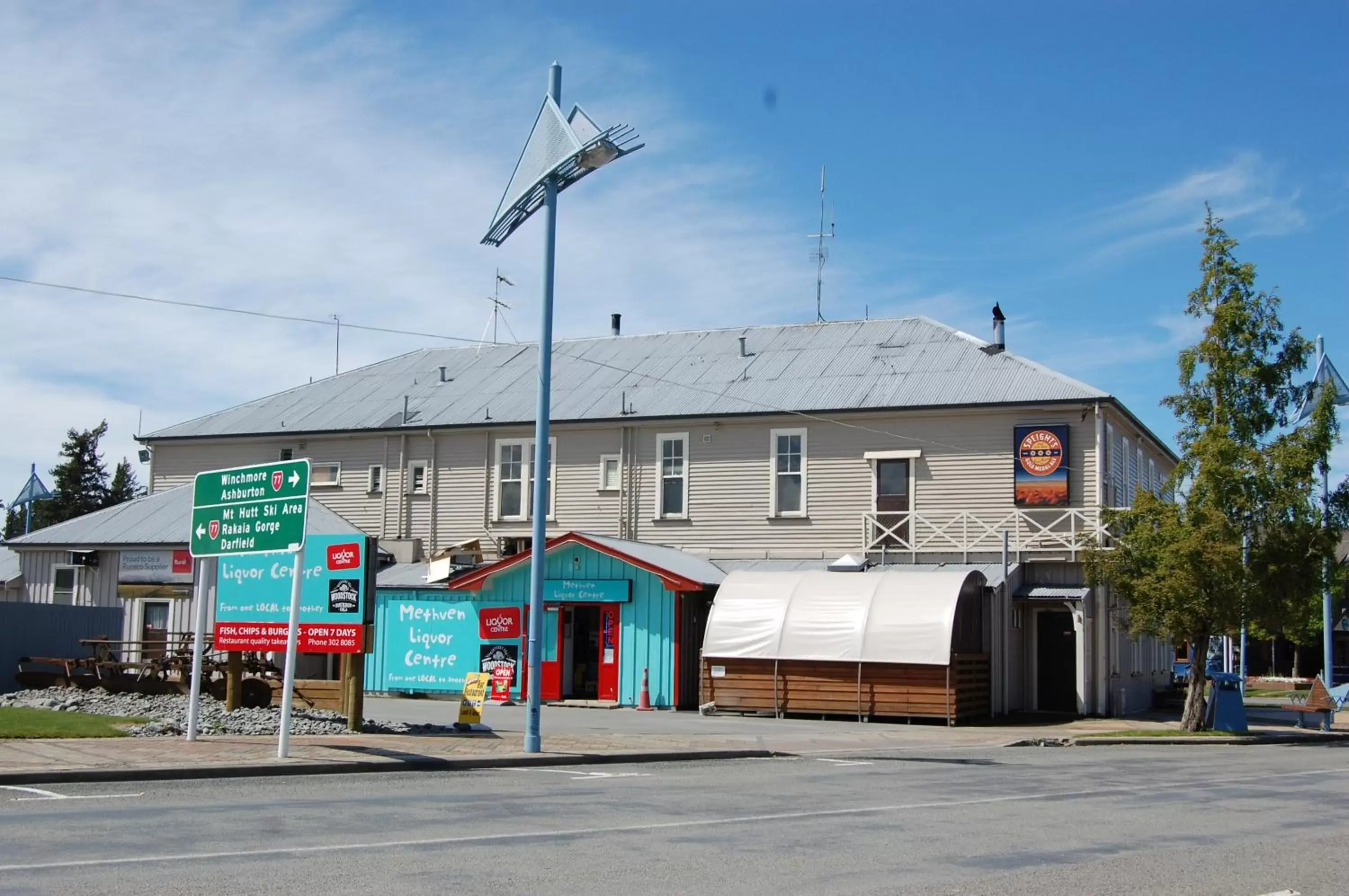 Area and facilities, Property Building in The Brown Pub