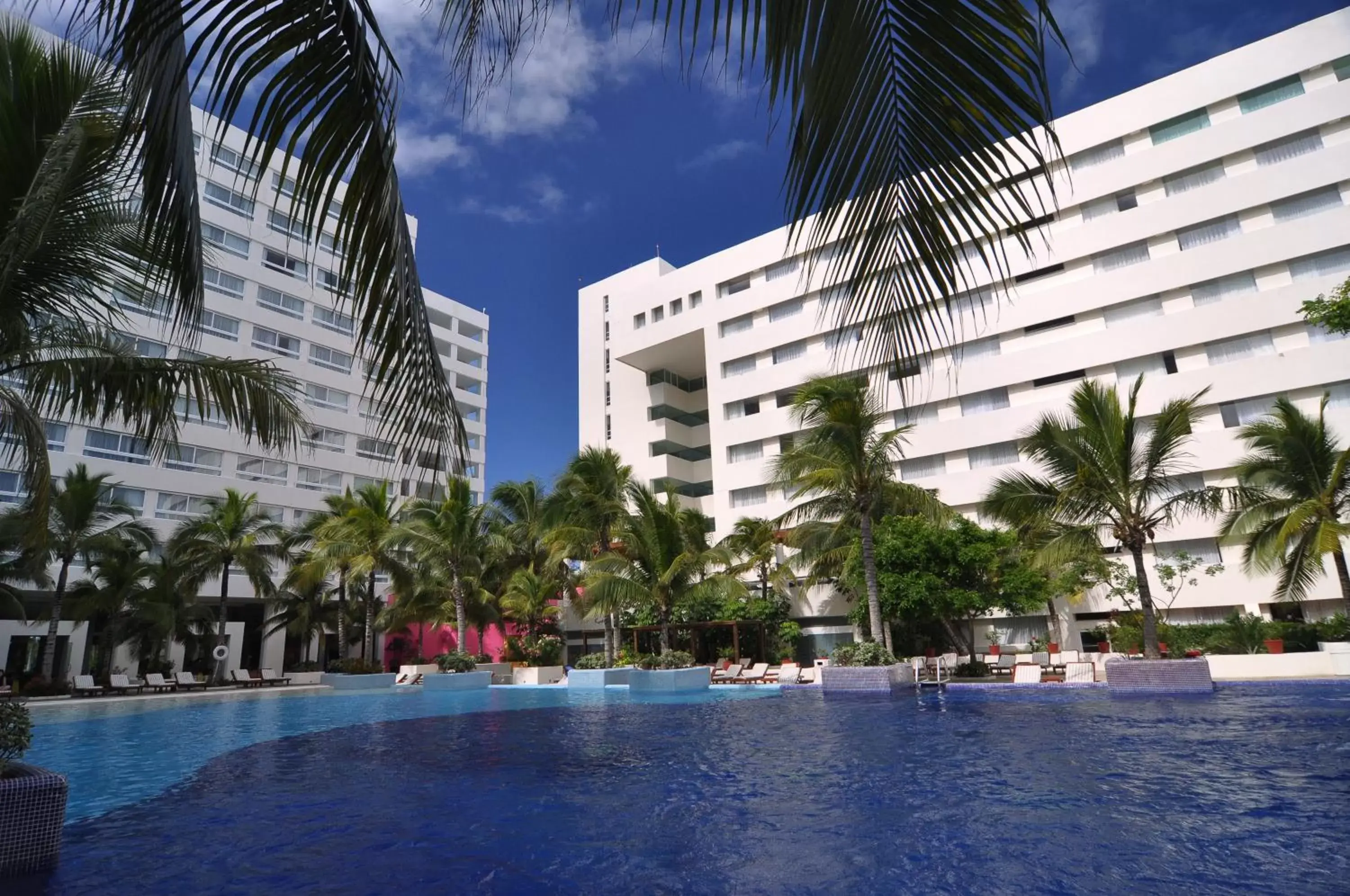 Property building, Swimming Pool in The Sens Cancun - All Inclusive