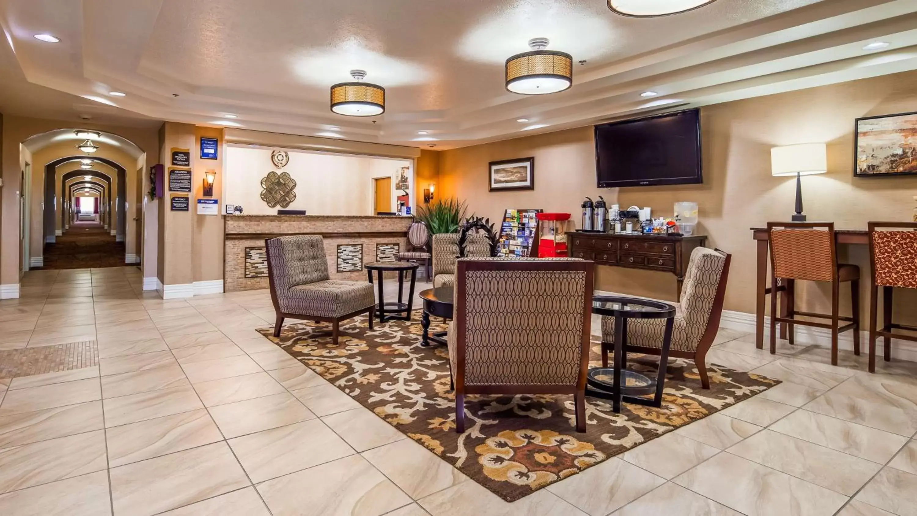 Lobby or reception, Restaurant/Places to Eat in Best Western Parsons Inn