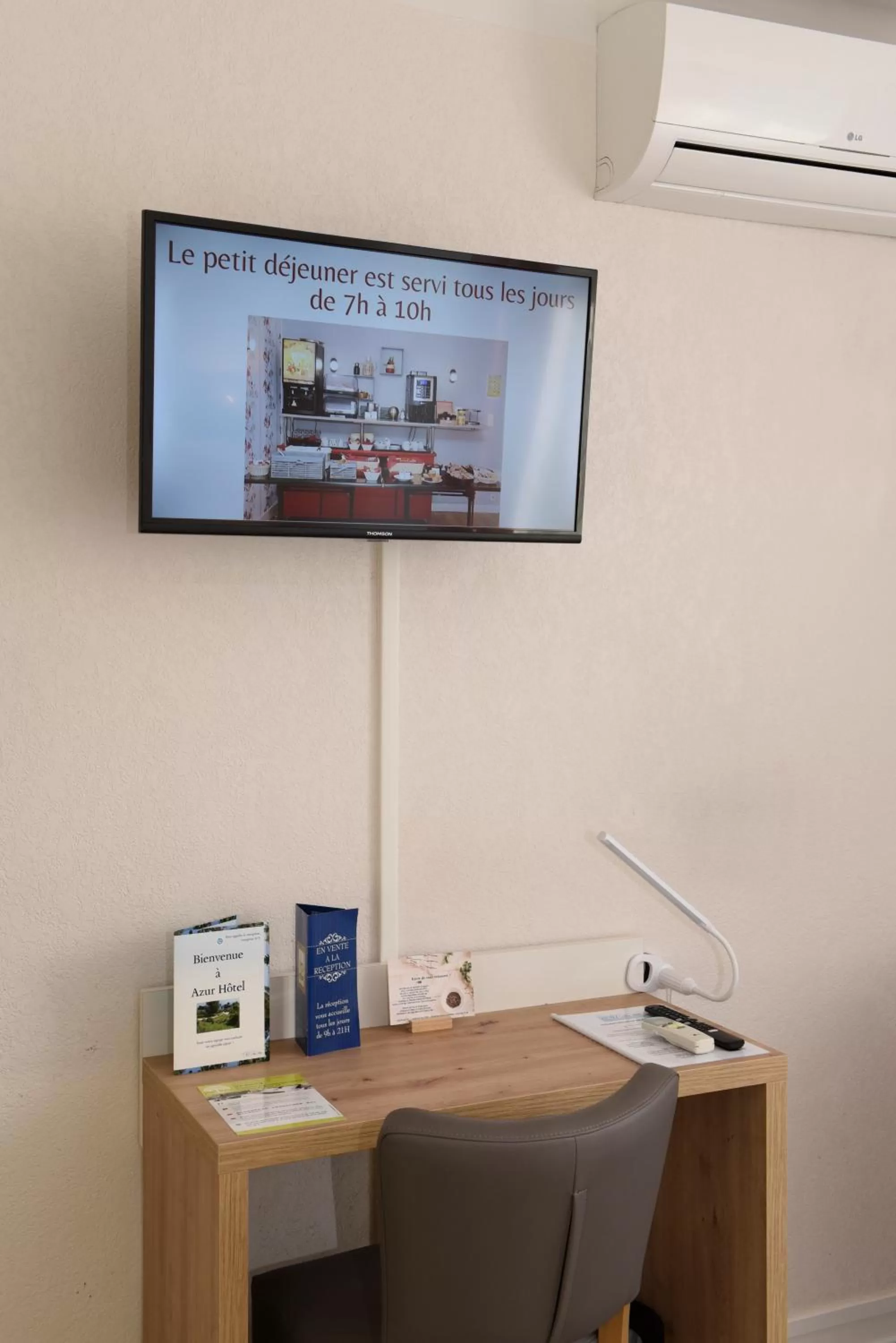 TV and multimedia in Azur Hôtel