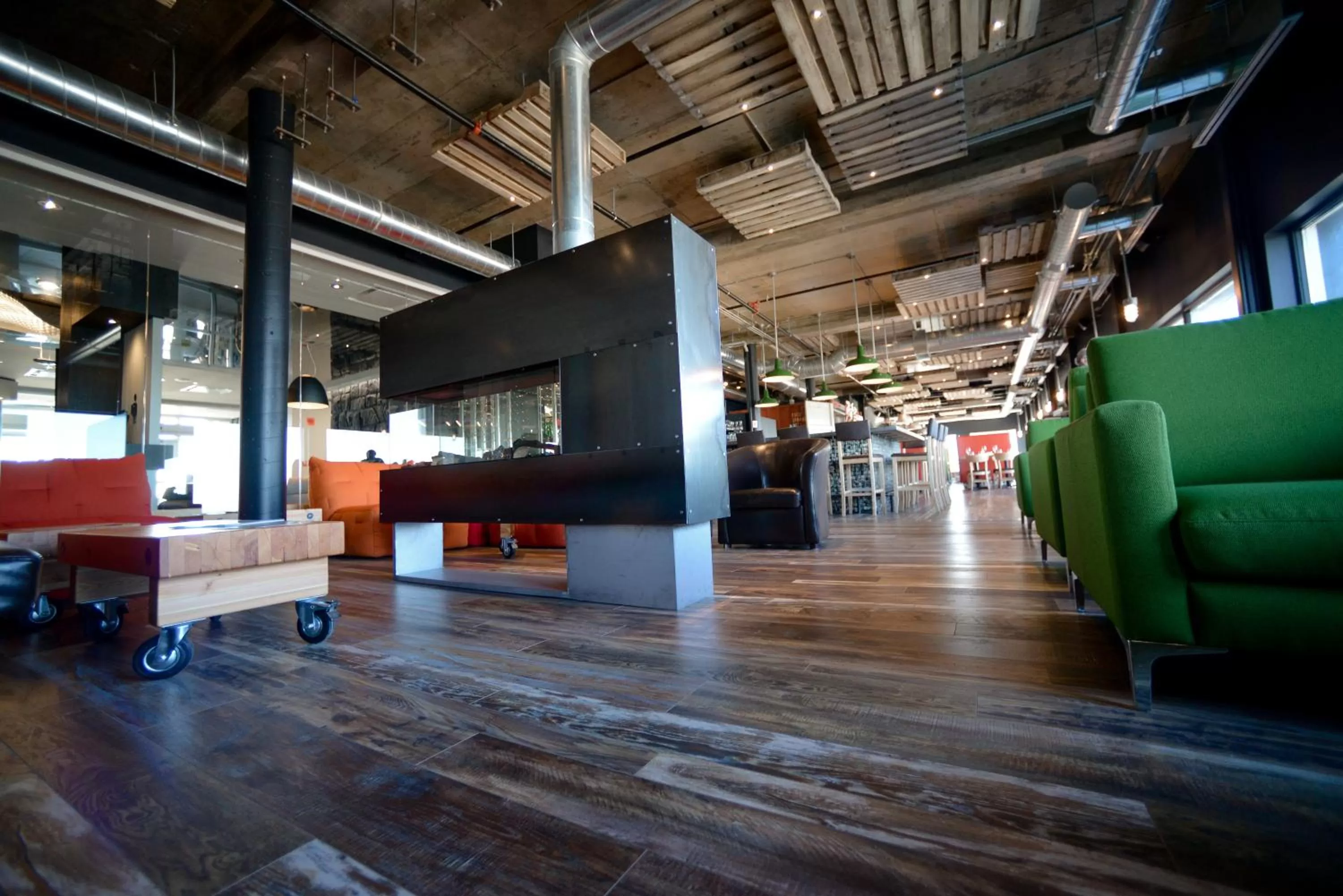 Lounge or bar in Riotel Matane