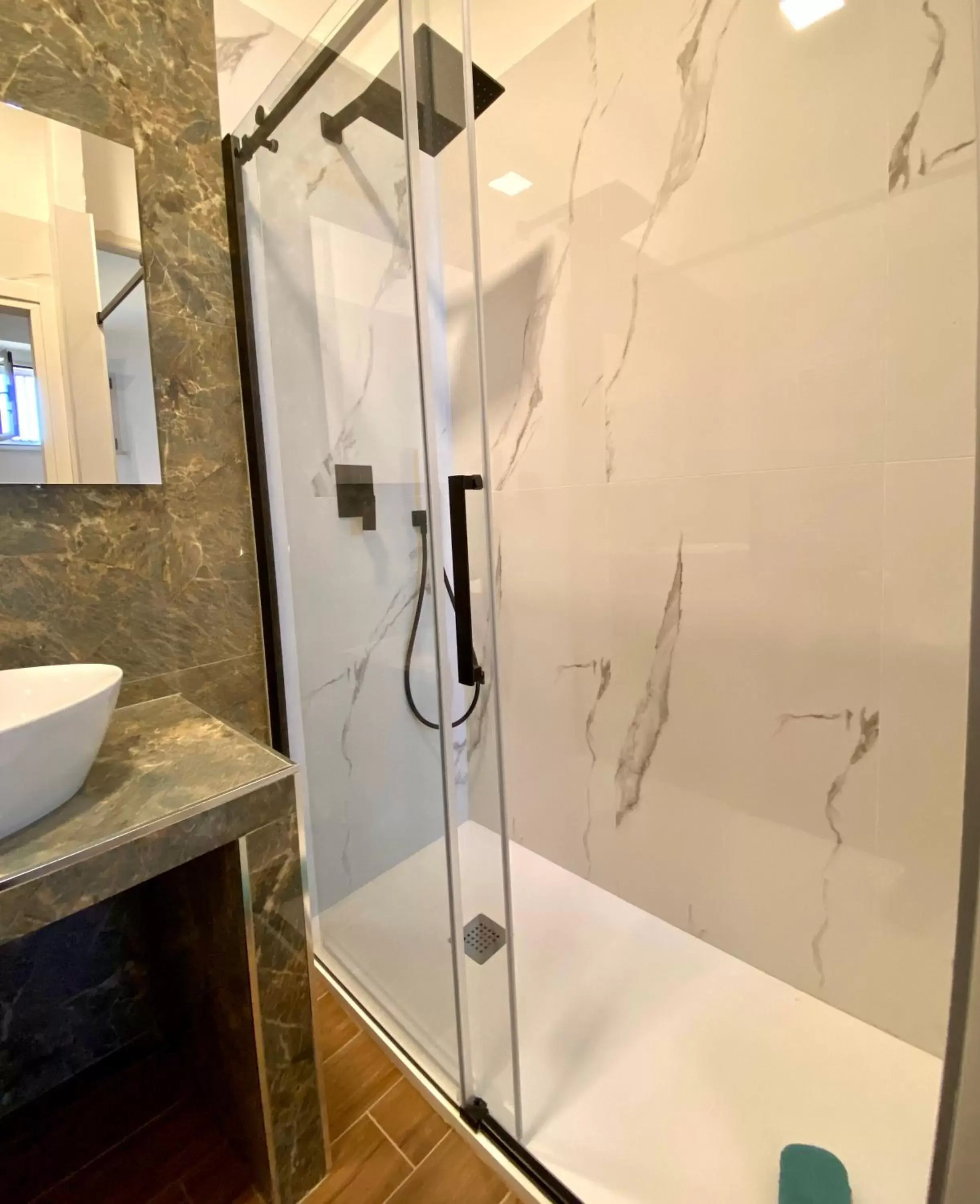 Shower, Bathroom in Casa Roma