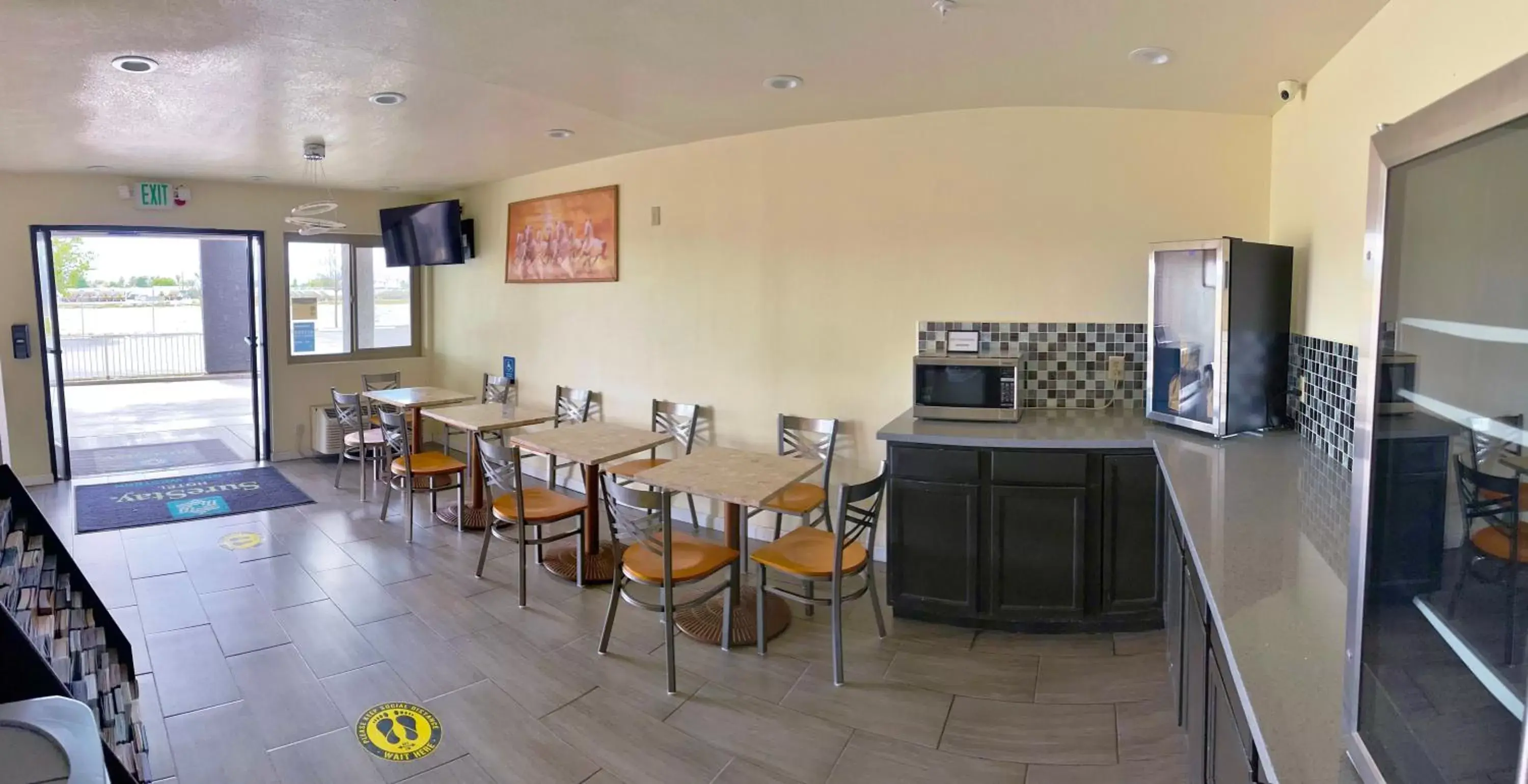 Breakfast, Restaurant/Places to Eat in SureStay Hotel by Best Western Williams