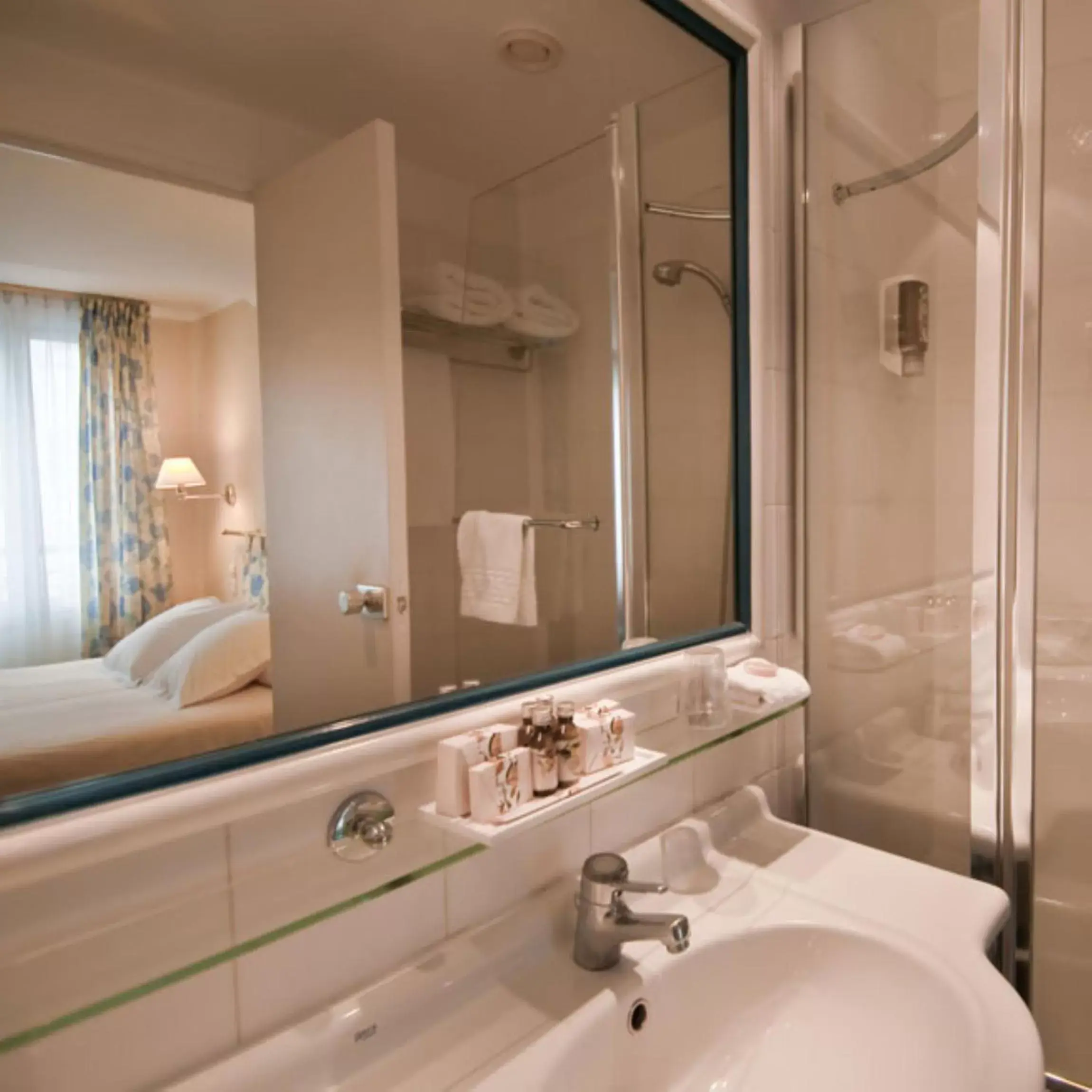Bathroom in Hotel Relais Bosquet by Malone