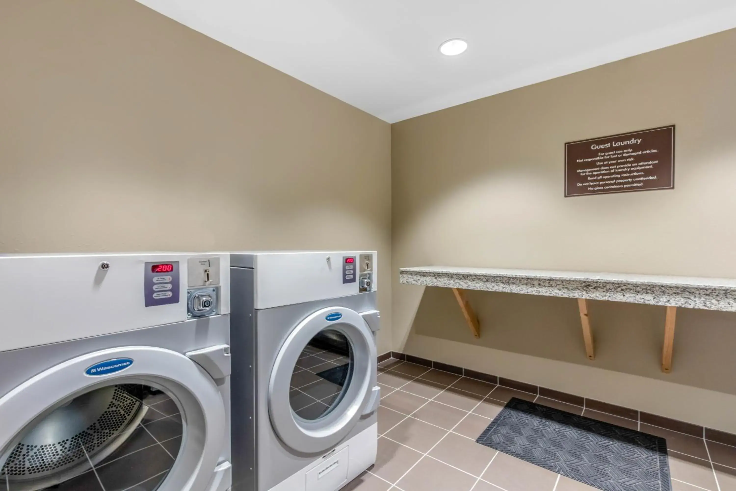laundry, Bathroom in MainStay Suites St. Louis - Airport