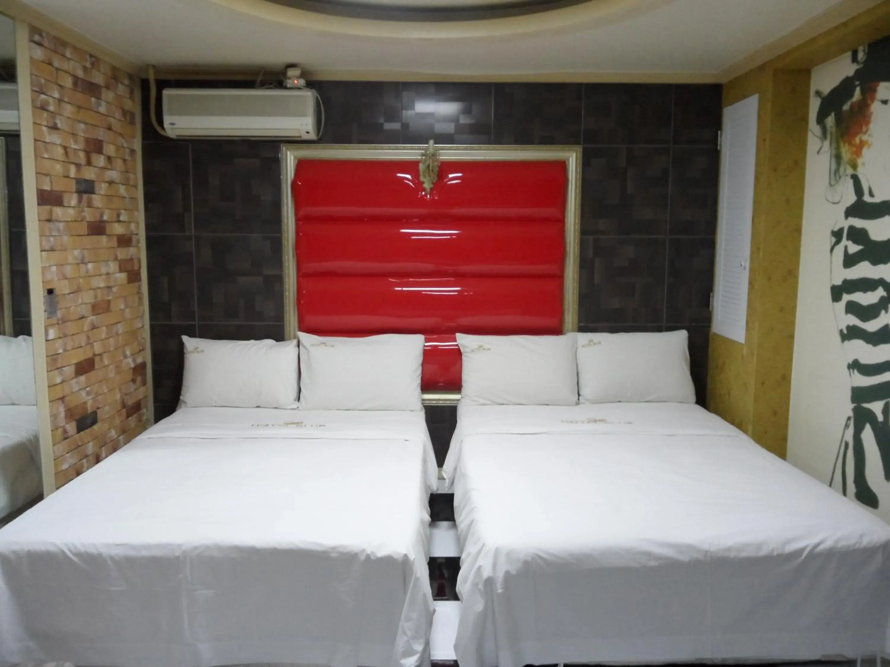 Bed in Songdo Blue Hotel