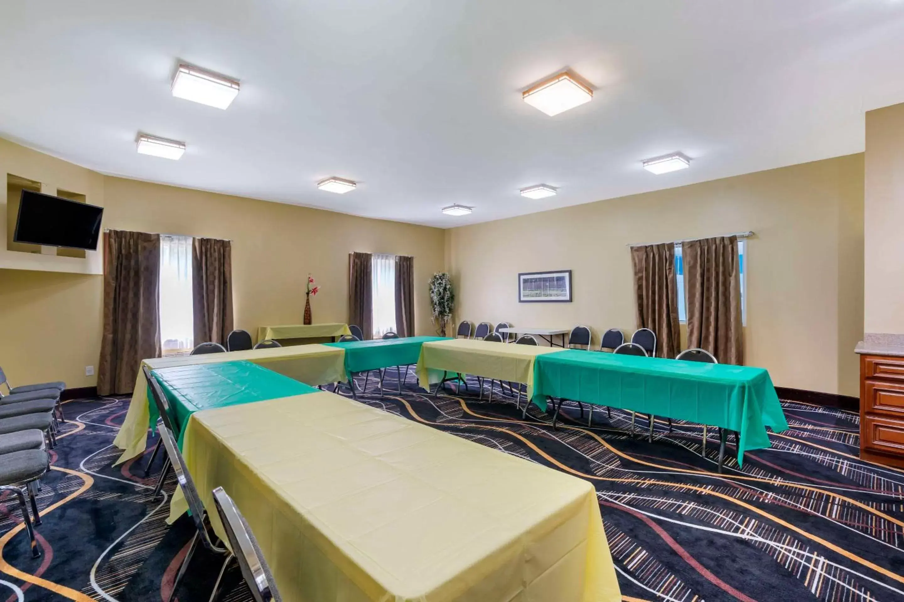 Meeting/conference room in Quality Suites La Grange