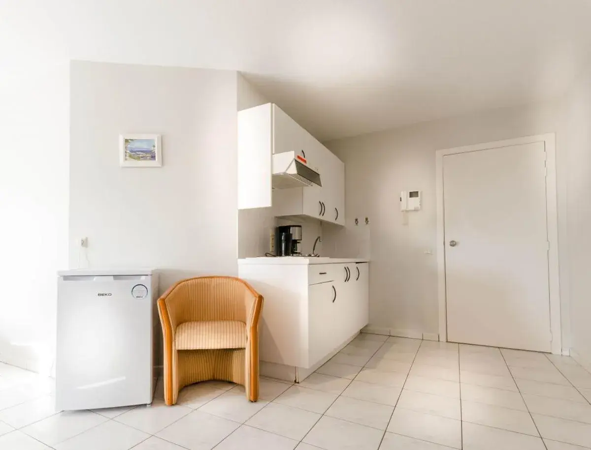 Kitchen or kitchenette, Kitchen/Kitchenette in Aparthotel Blankenberge