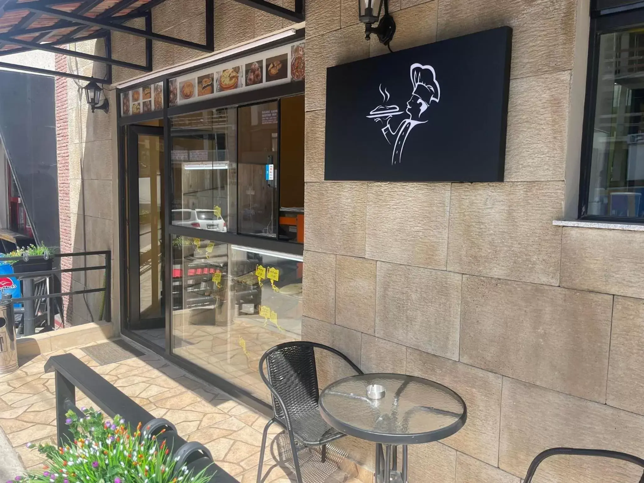 Restaurant/places to eat in Hotel Nabadi Restaurant/places to eat in Hotel Nabadi