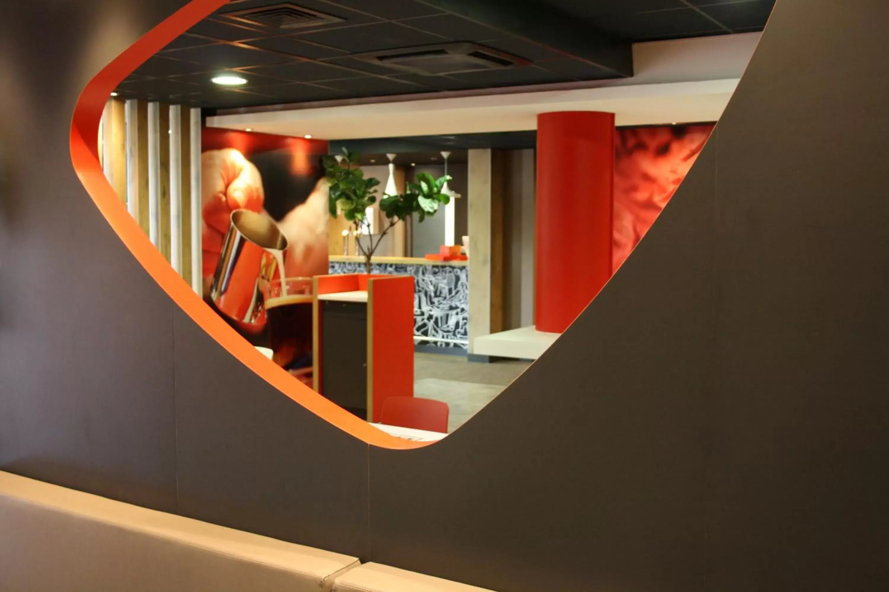 Decorative detail, Lobby/Reception in ibis Lille Centre Gares
