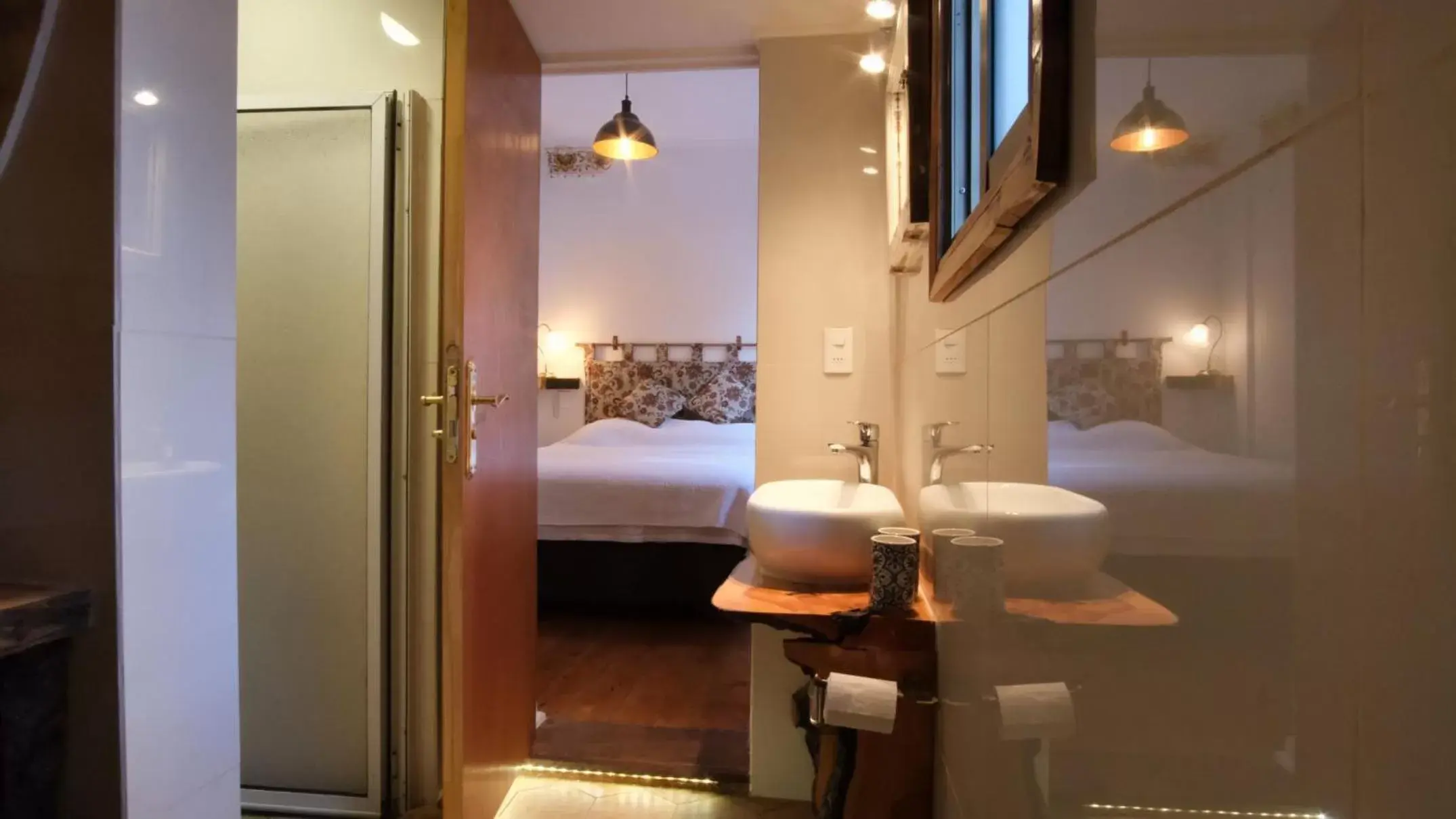 Queen Room - single occupancy in AYCA La Flora Hotel Boutique Queen Room - single occupancy in AYCA La Flora Hotel Boutique