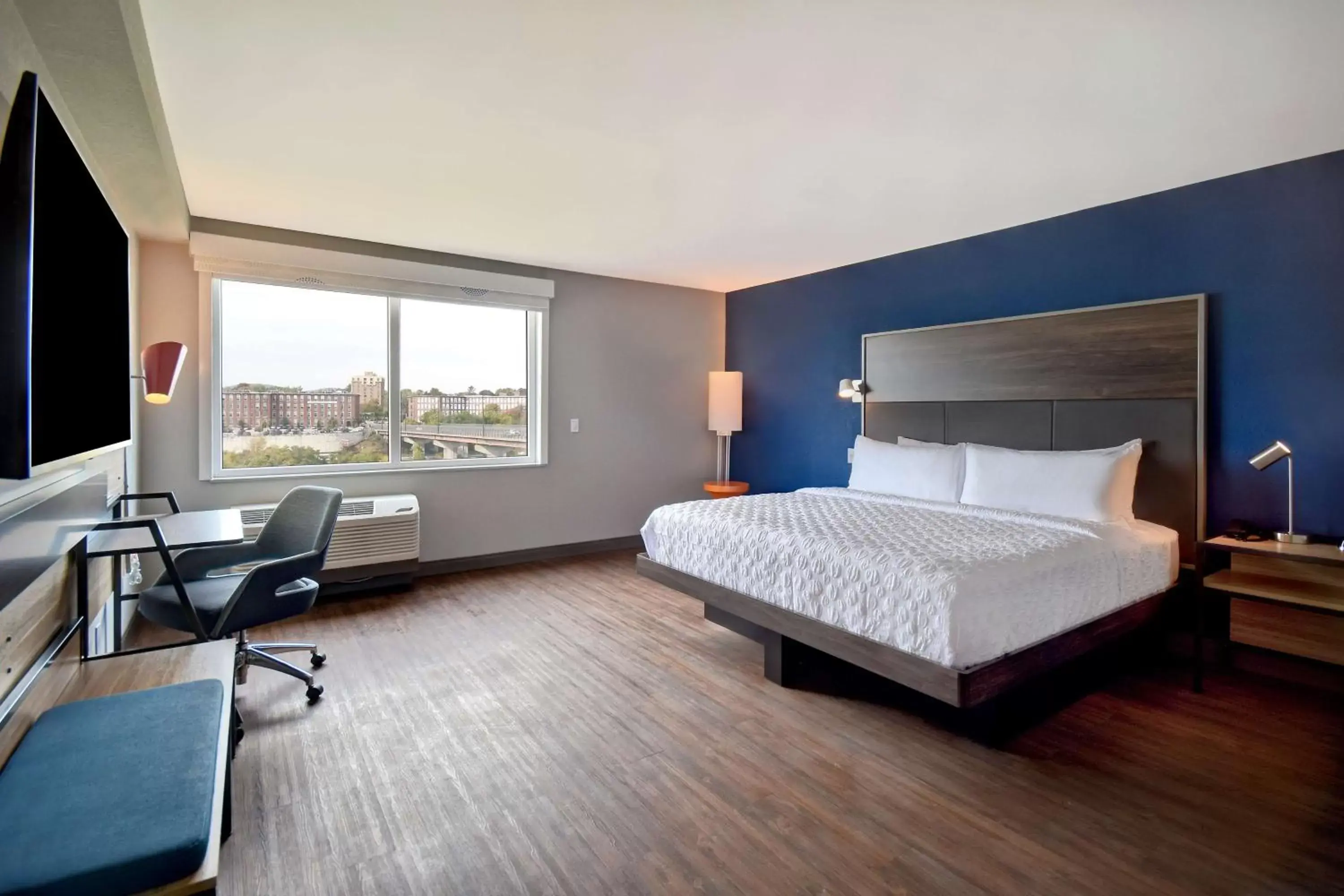 Bedroom, Bed in Tru By Hilton Manchester Downtown Bedroom, Bed in Tru By Hilton Manchester Downtown