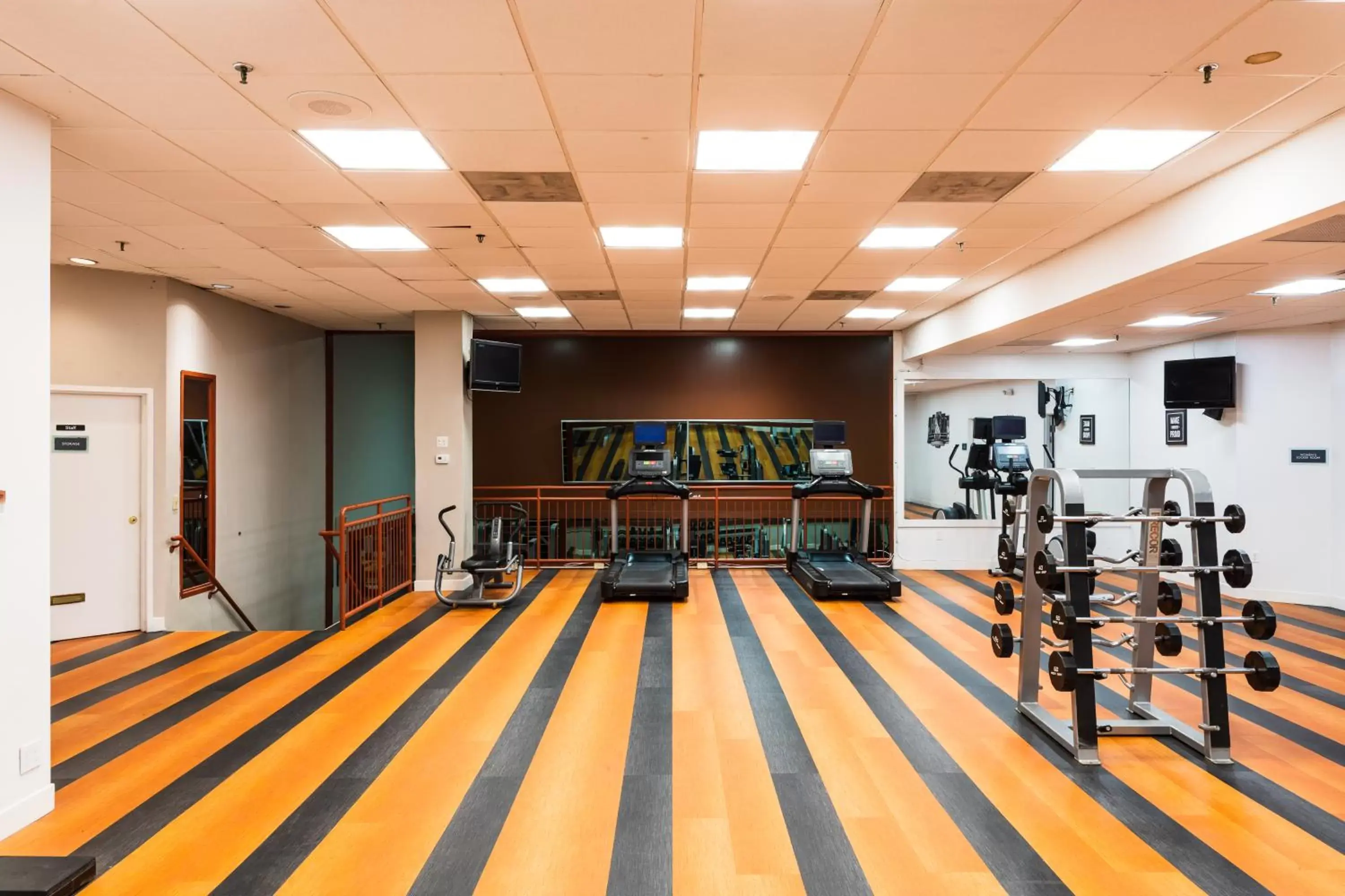 Fitness centre/facilities in APA Hotel Woodbridge Fitness centre/facilities in APA Hotel Woodbridge