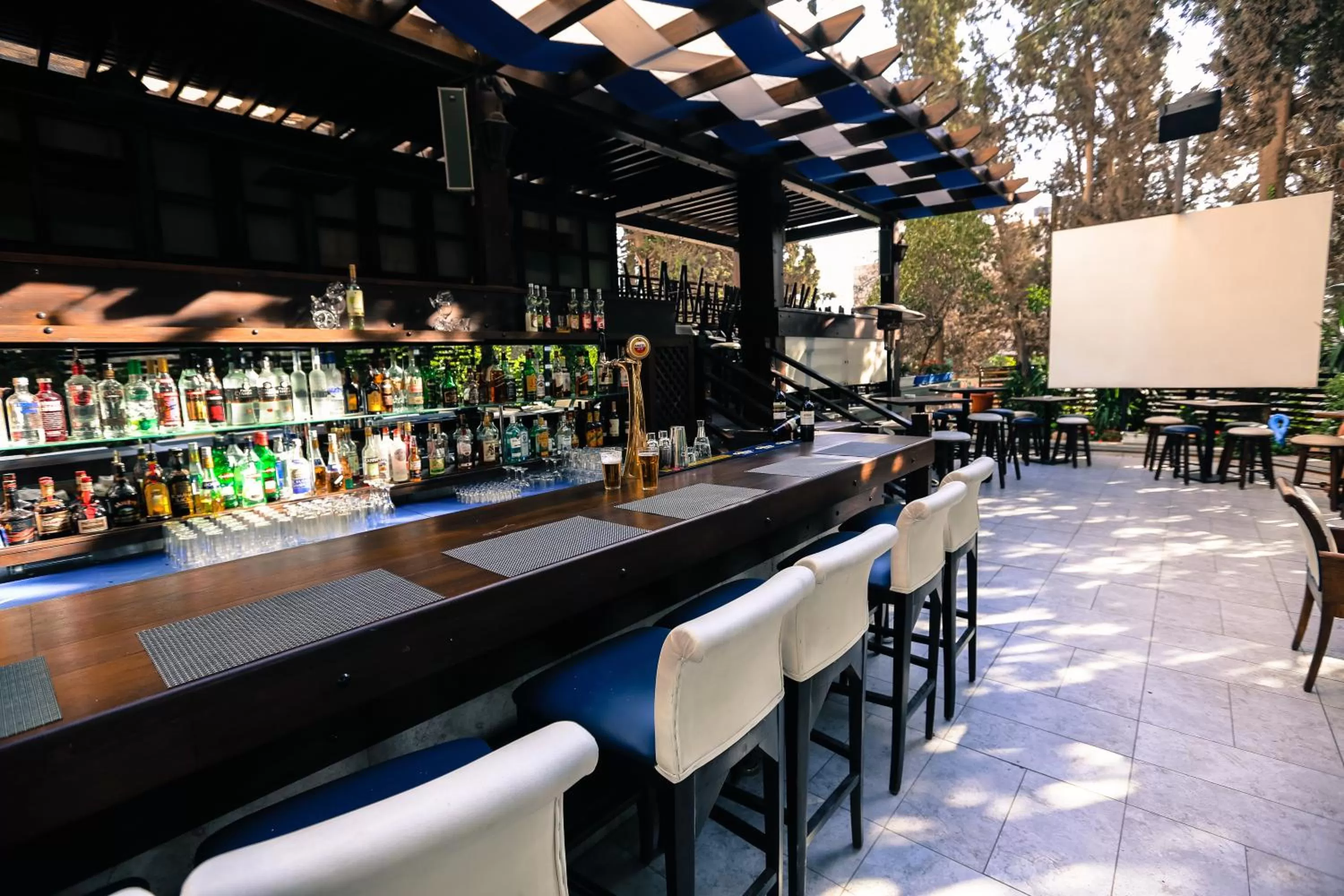 Restaurant/places to eat in Hisham Hotel