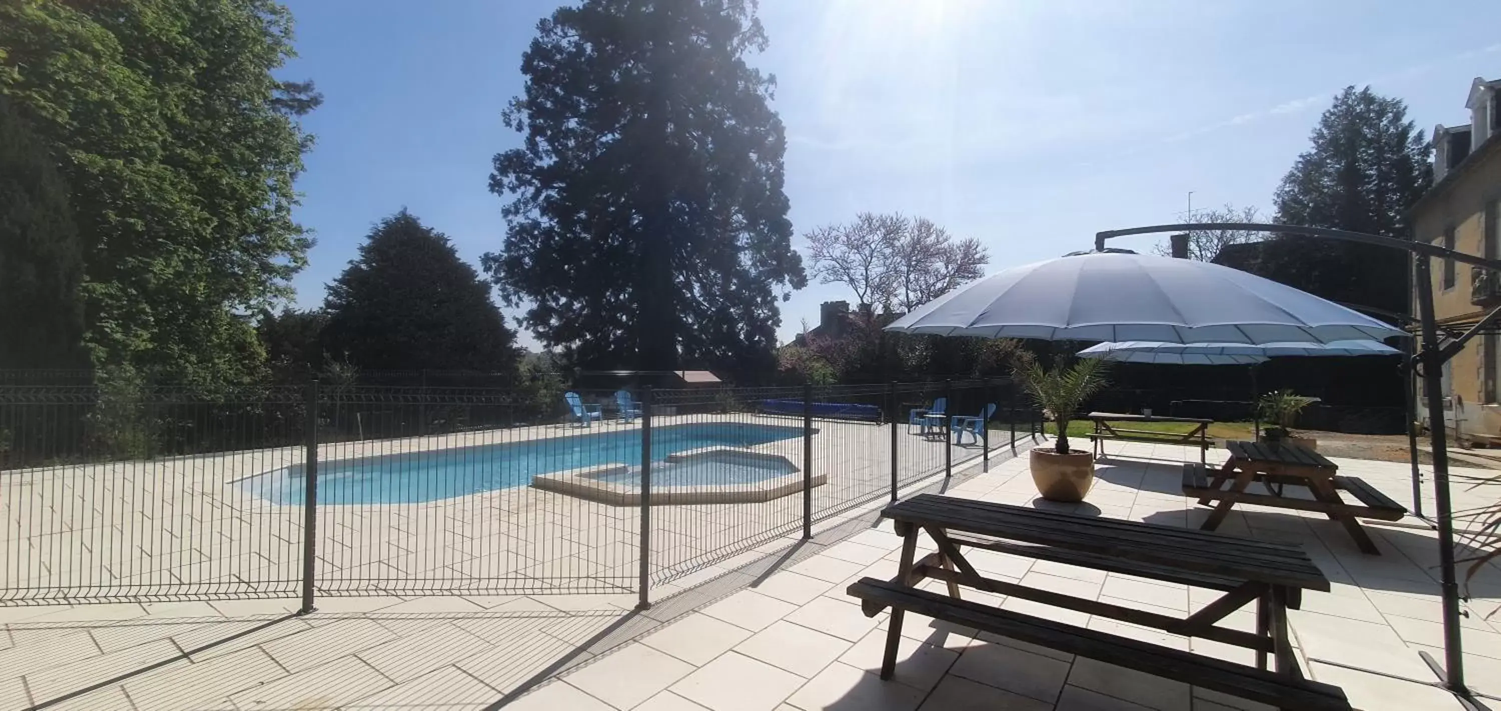 Swimming Pool in Cosy Er Lann Chambres d'Hôtes