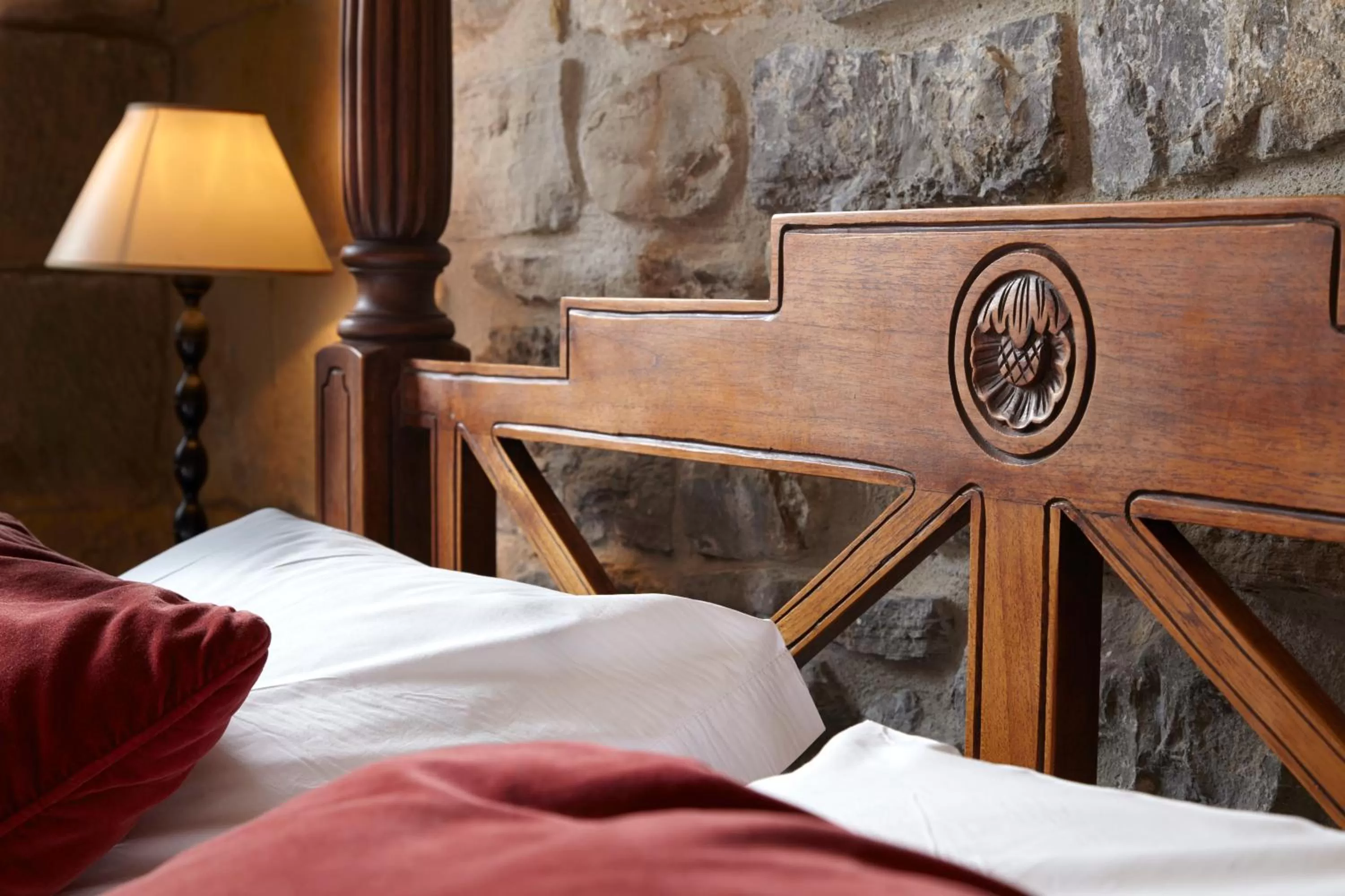 Decorative detail, Bed in Saiaz Getaria Hotela