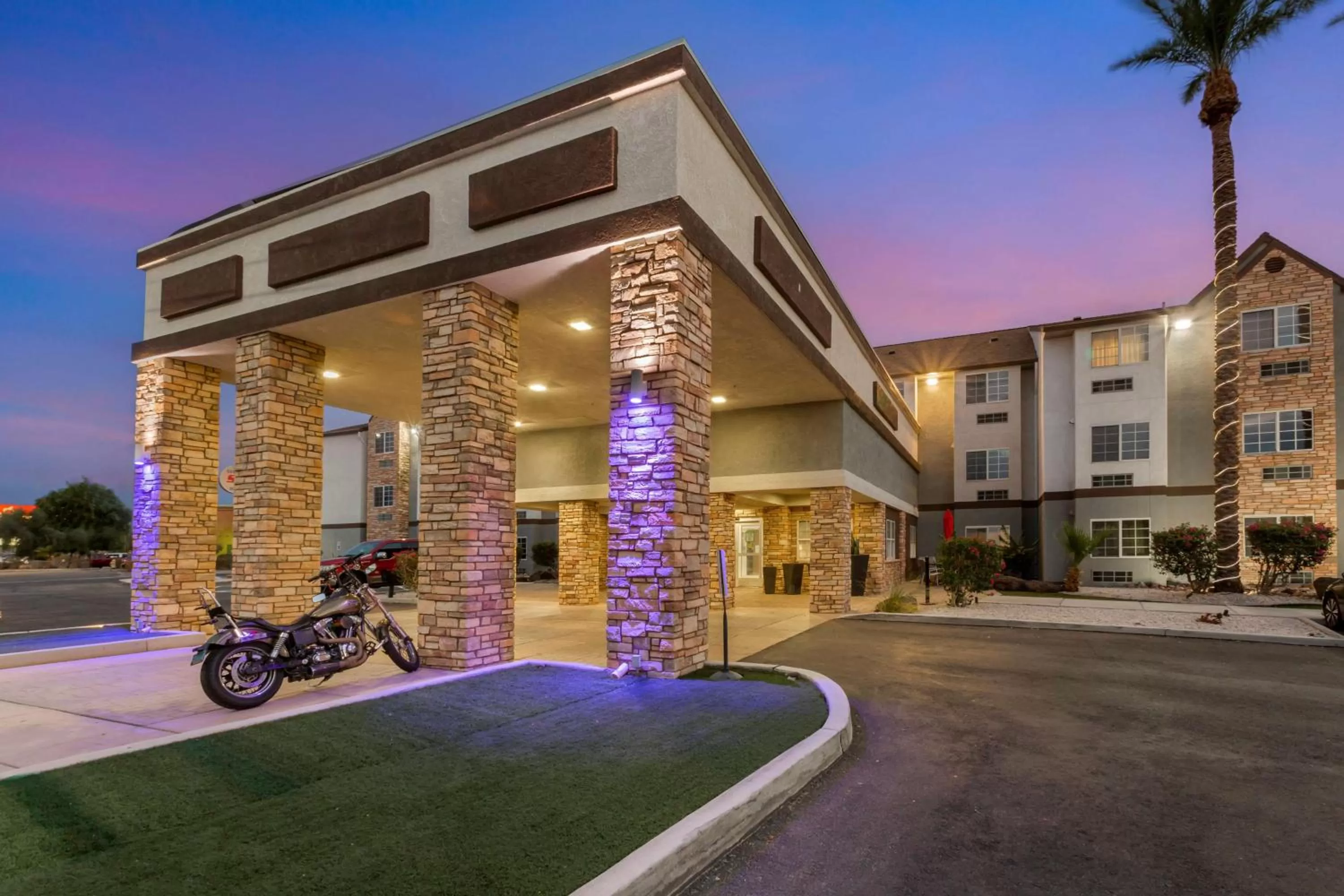 Property building in Best Western Plus Yuma Foothills Inn & Suites