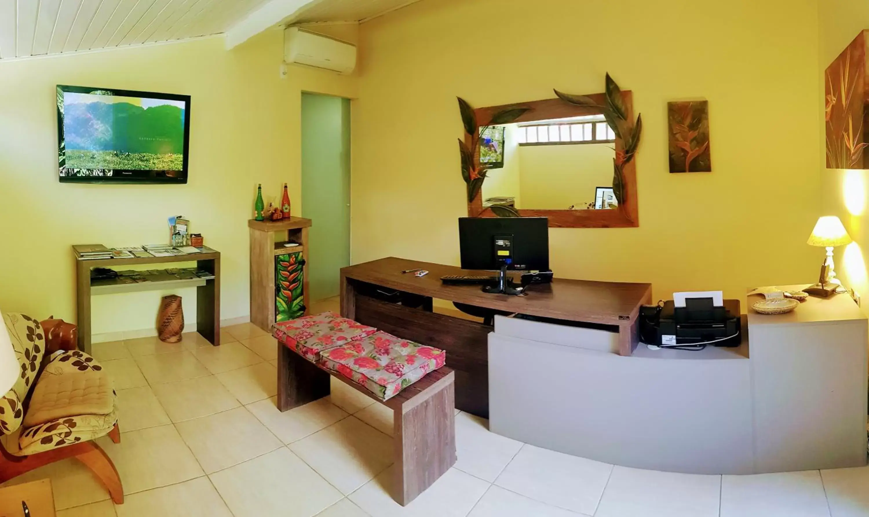 Lobby or reception in Eliconial Paraty Pousada Lobby or reception in Eliconial Paraty Pousada