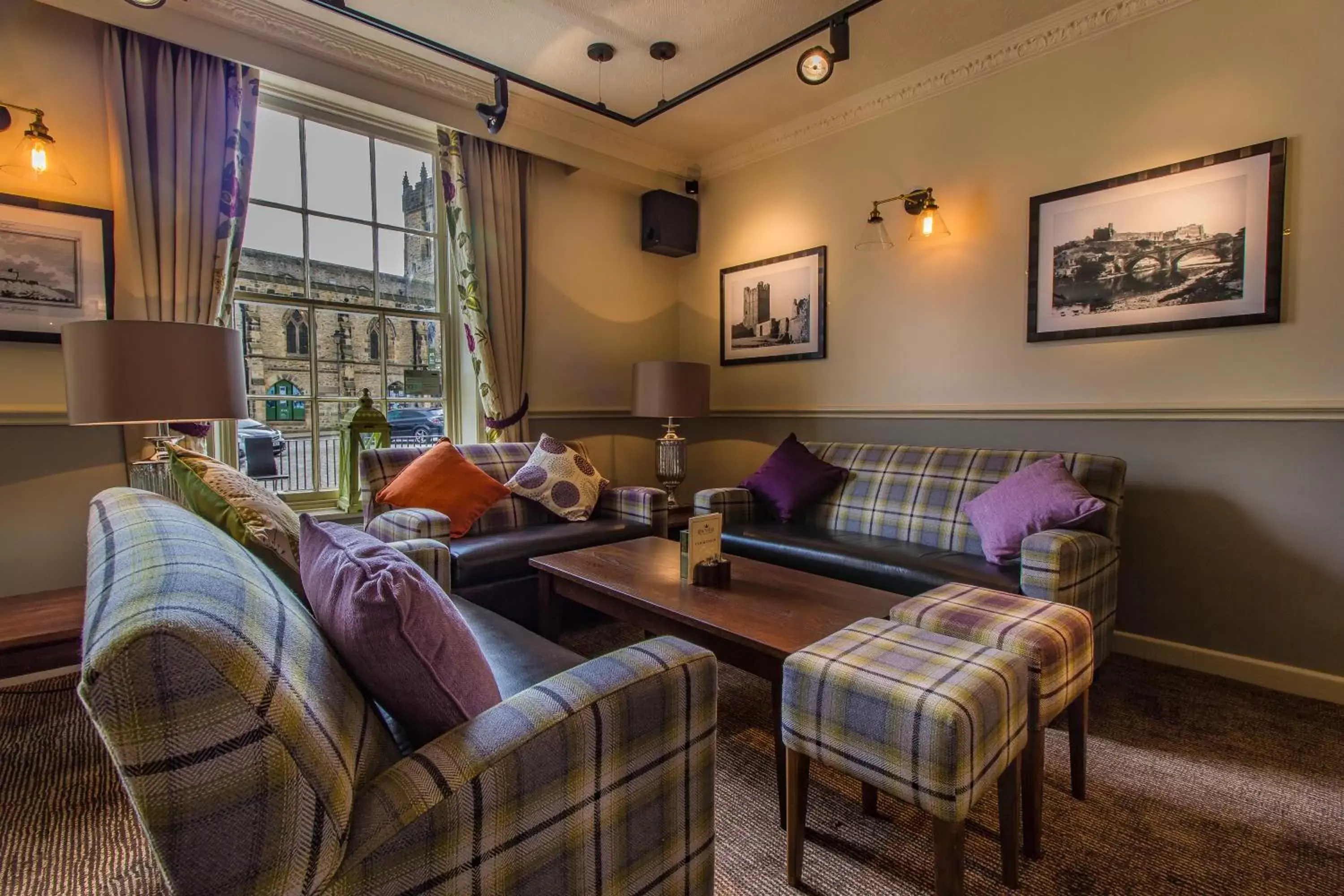 Lounge or bar, Seating Area in The Kings Head Hotel, Richmond, North Yorkshire