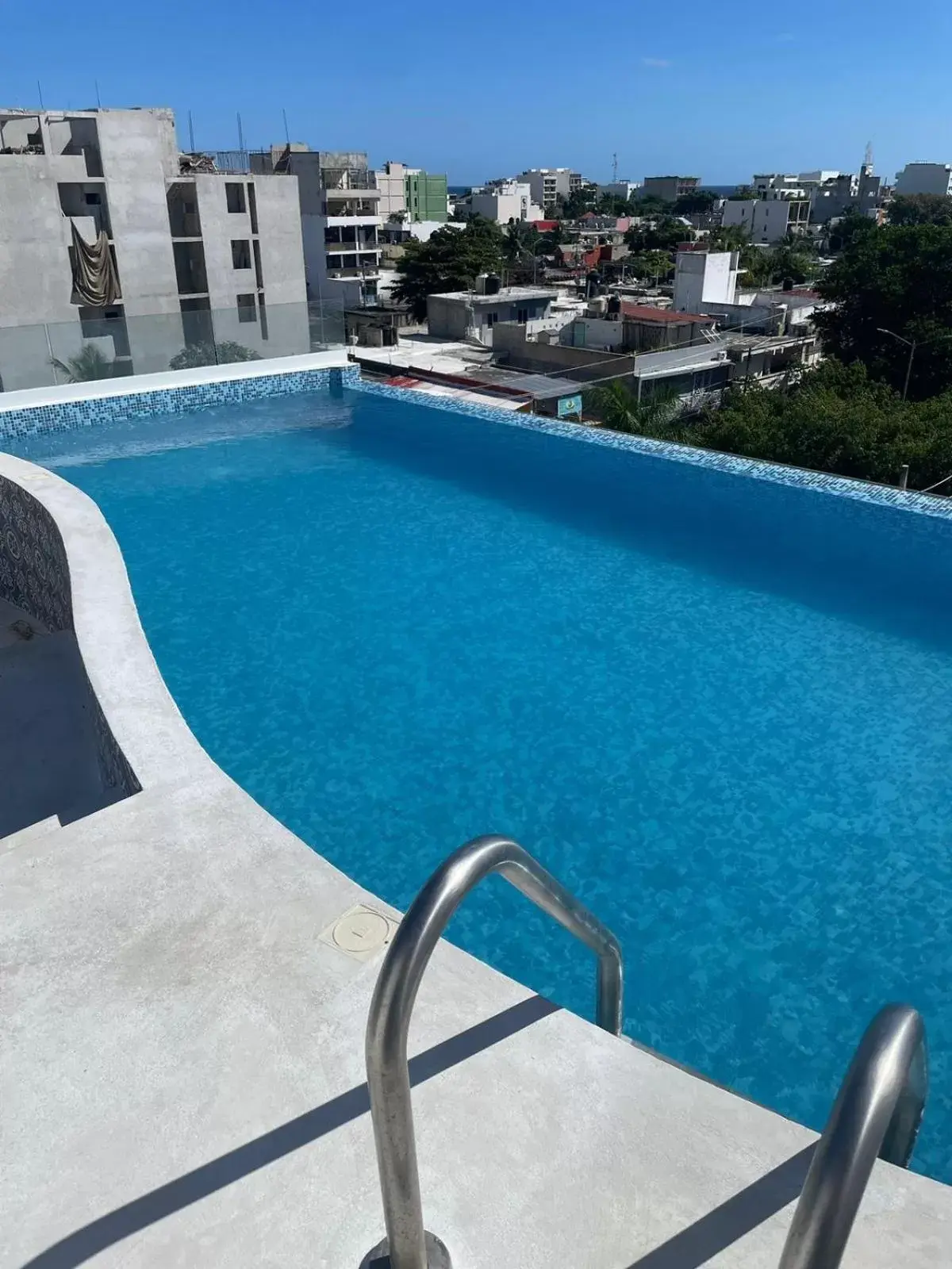 Swimming Pool in WINDAY HOTEL - Cerca 5a Avenida