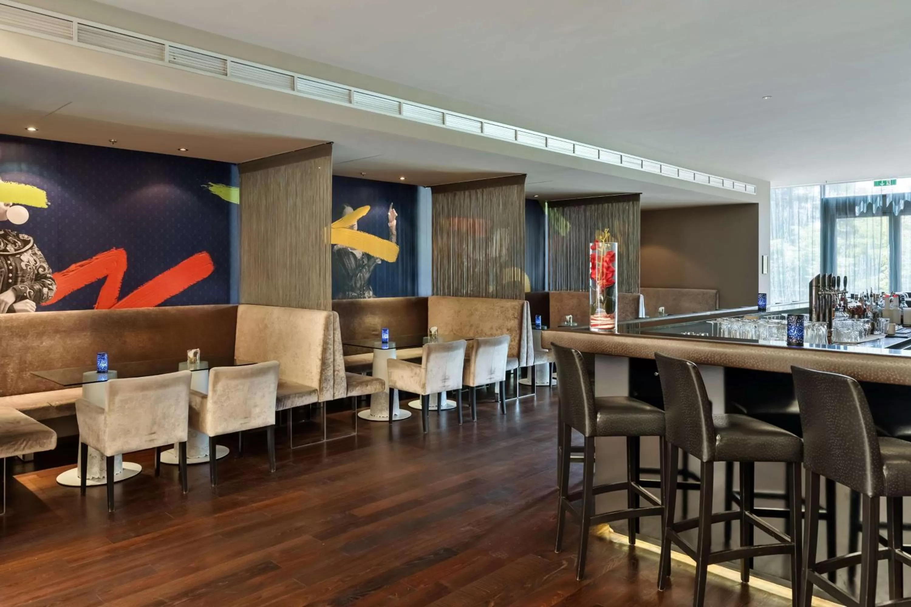 Lounge or bar in Doubletree by Hilton Vienna Schonbrunn