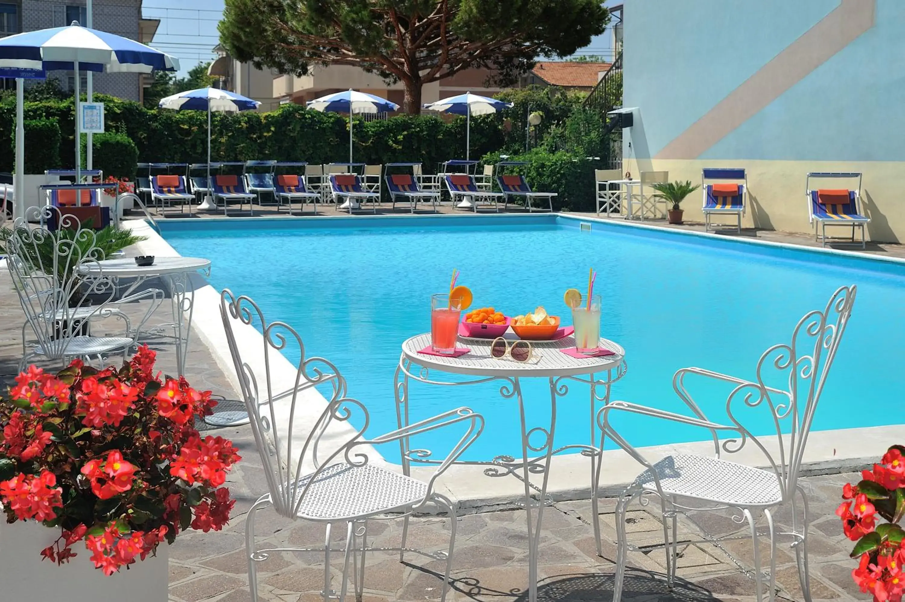 Swimming Pool in Hotel Oceanic