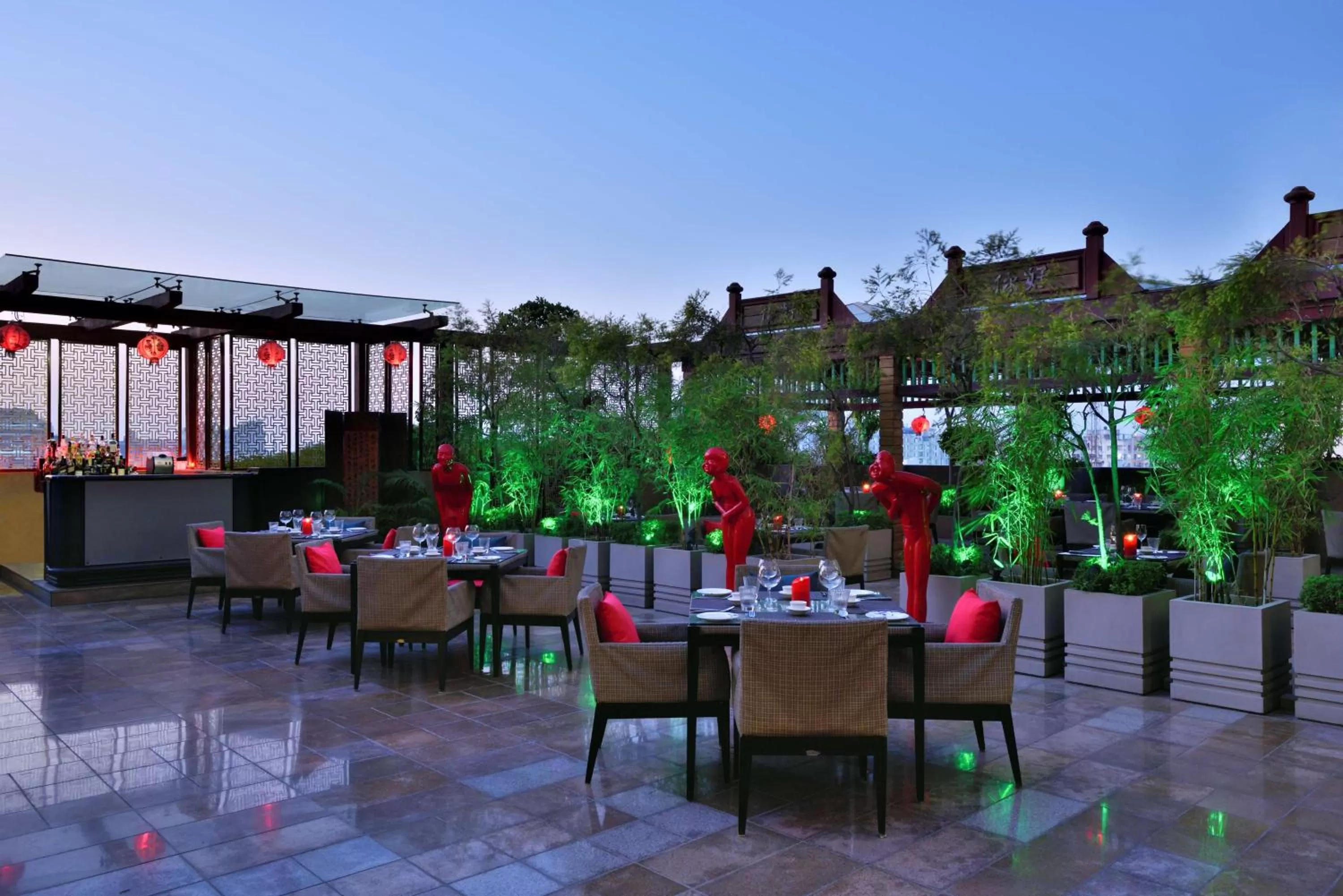 Restaurant/places to eat in Radisson Blu Hotel, Indore