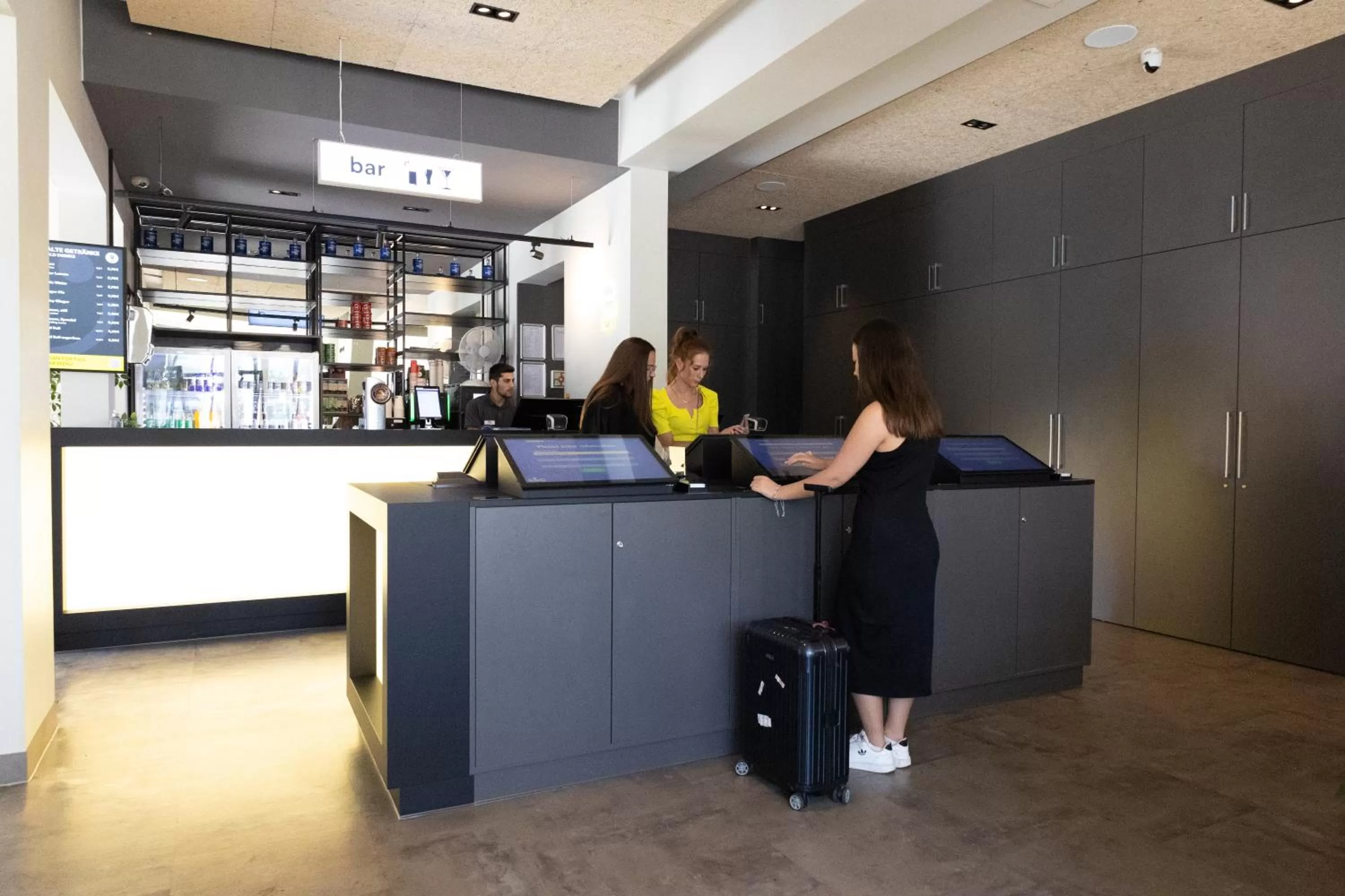 Lobby or reception in a&o München Hackerbrücke