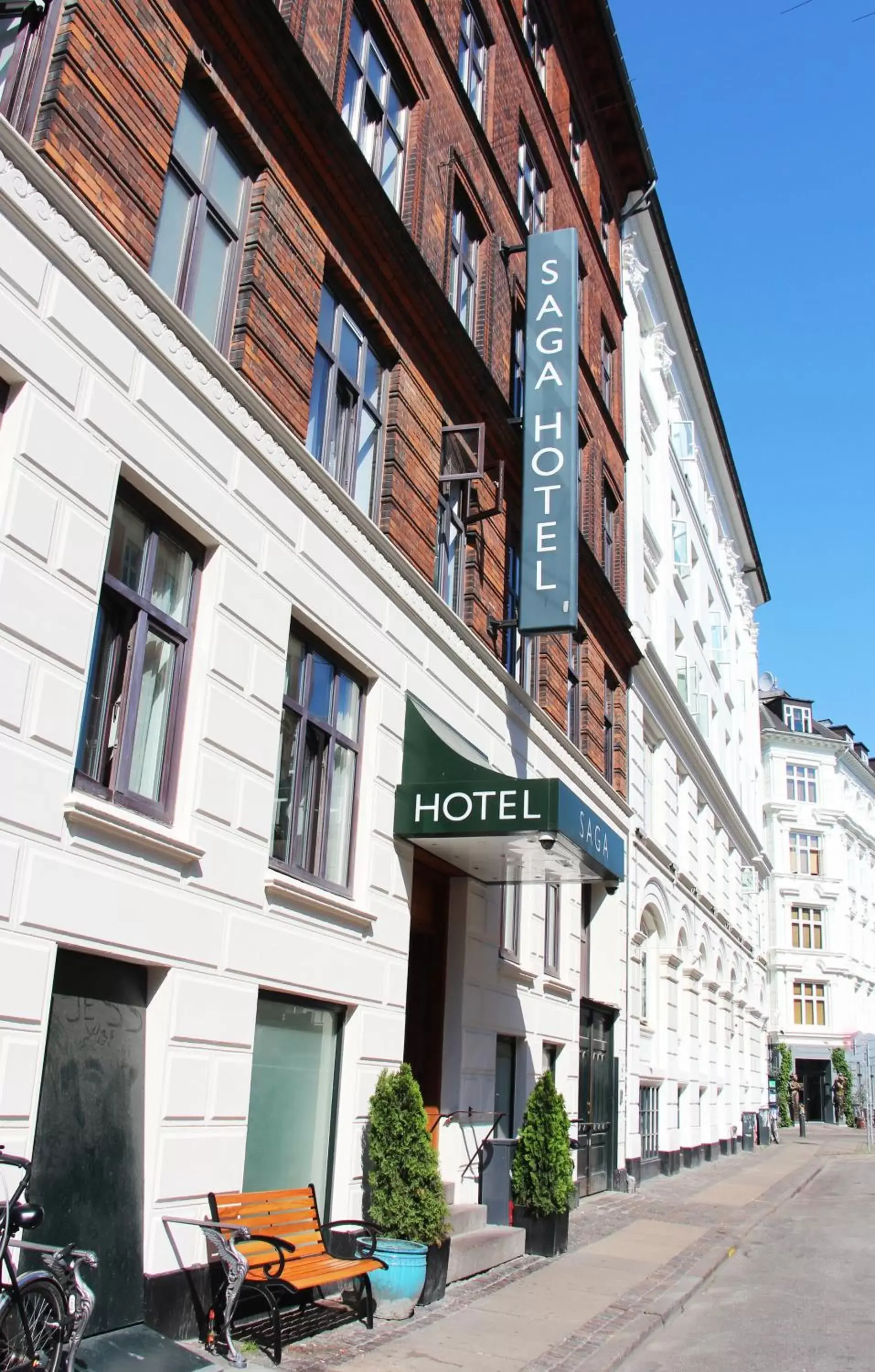 Facade/entrance in Go Hotel Saga Facade/entrance in Go Hotel Saga