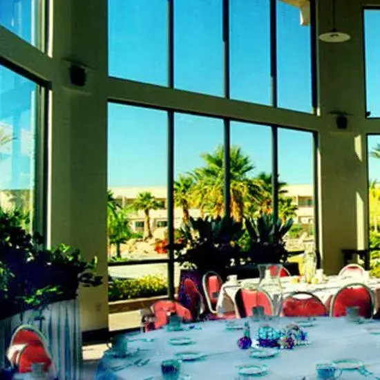 Restaurant/Places to Eat in Miracle Springs Resort and Spa