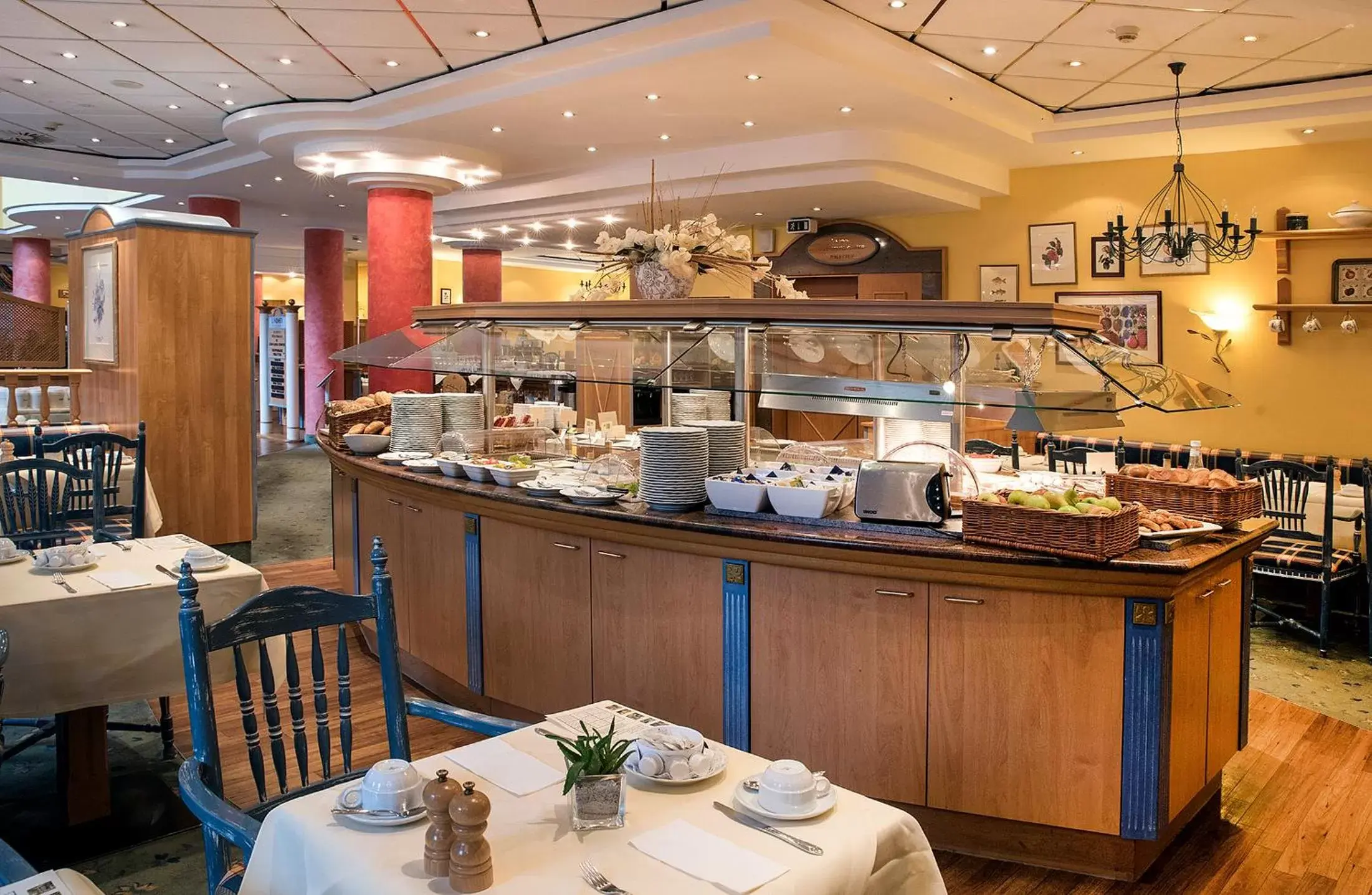 Buffet breakfast, Restaurant/Places to Eat in Country Hotel Timmendorfer Strand