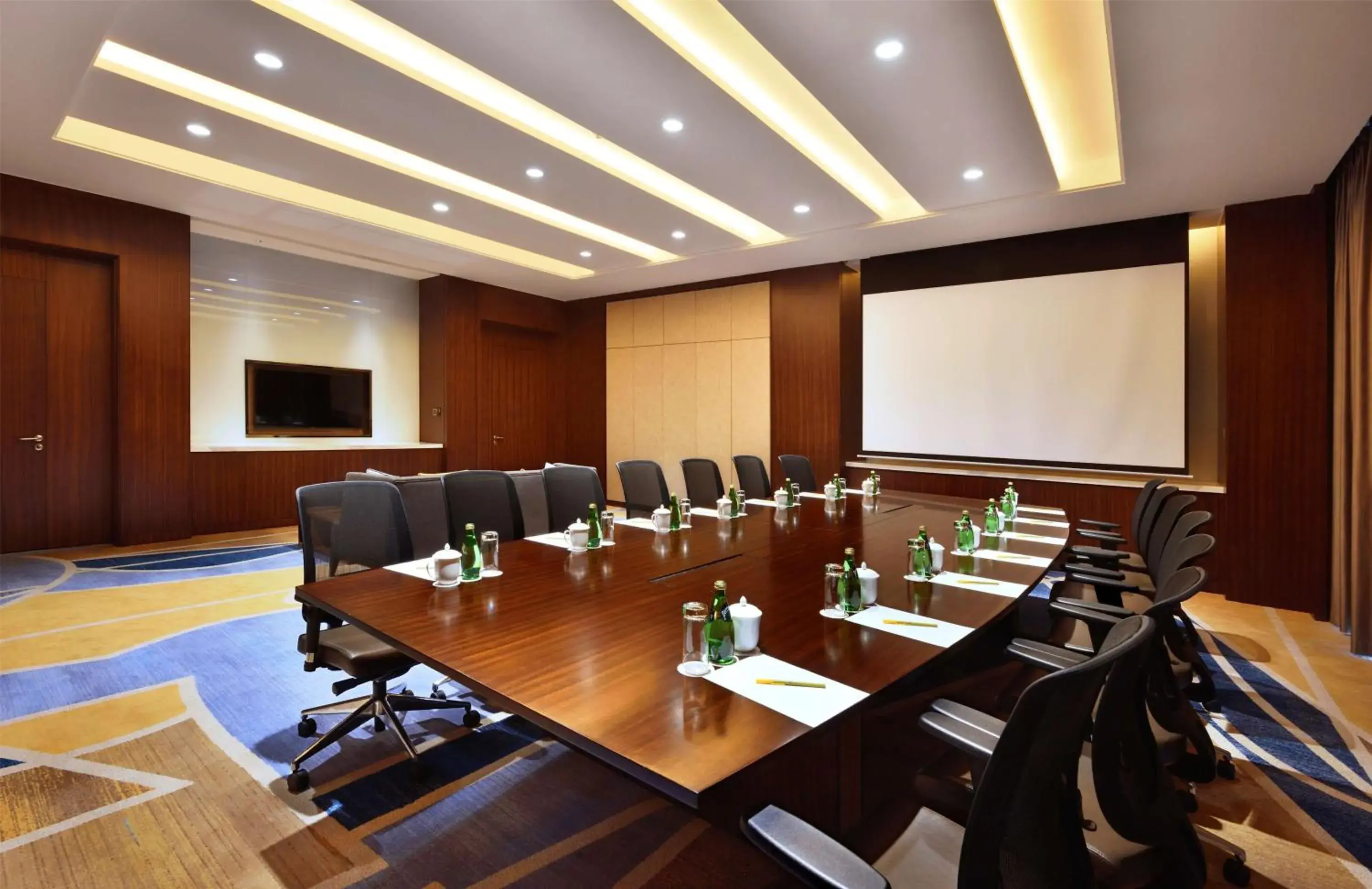 Meeting/conference room in Hilton Garden Inn Chengdu Huayang