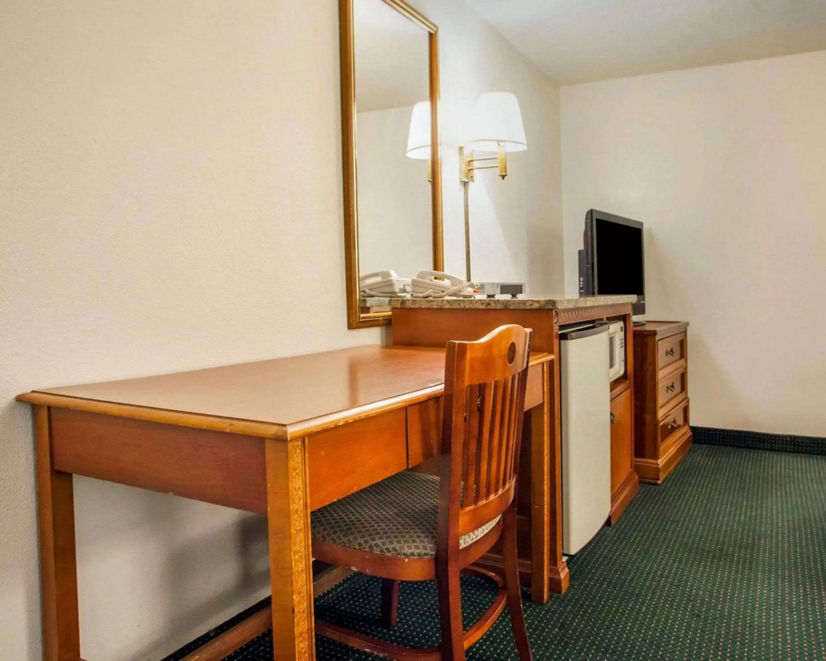 Photo of the whole room in Econo Lodge Photo of the whole room in Econo Lodge