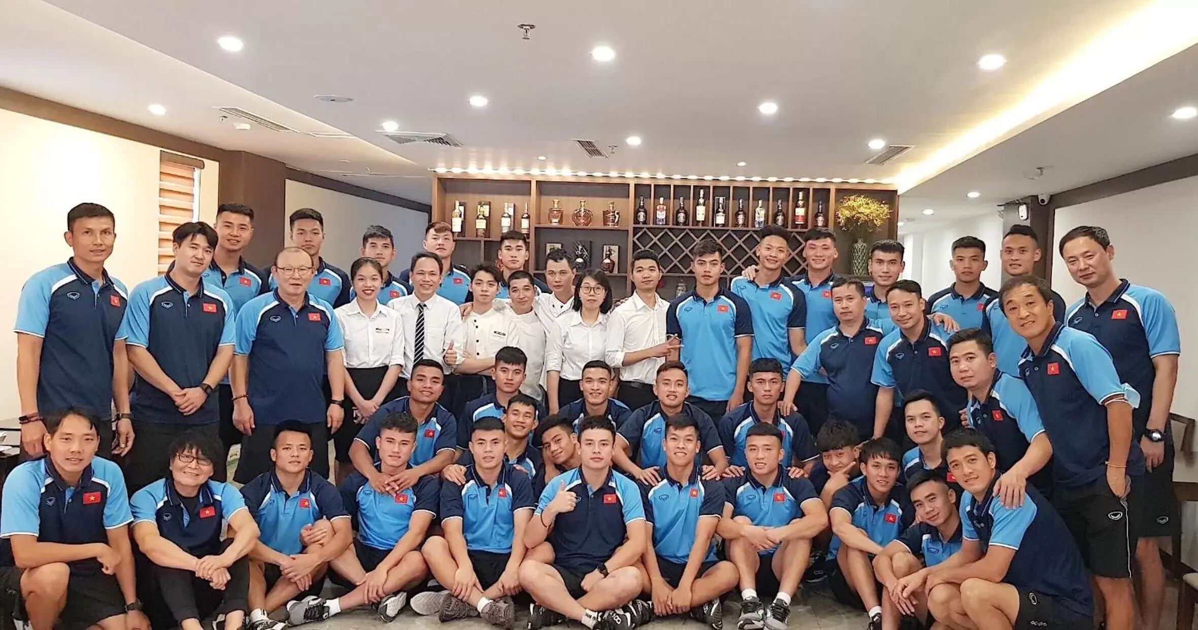 Restaurant/places to eat, Staff in Reyna Hotel Hanoi & Spa