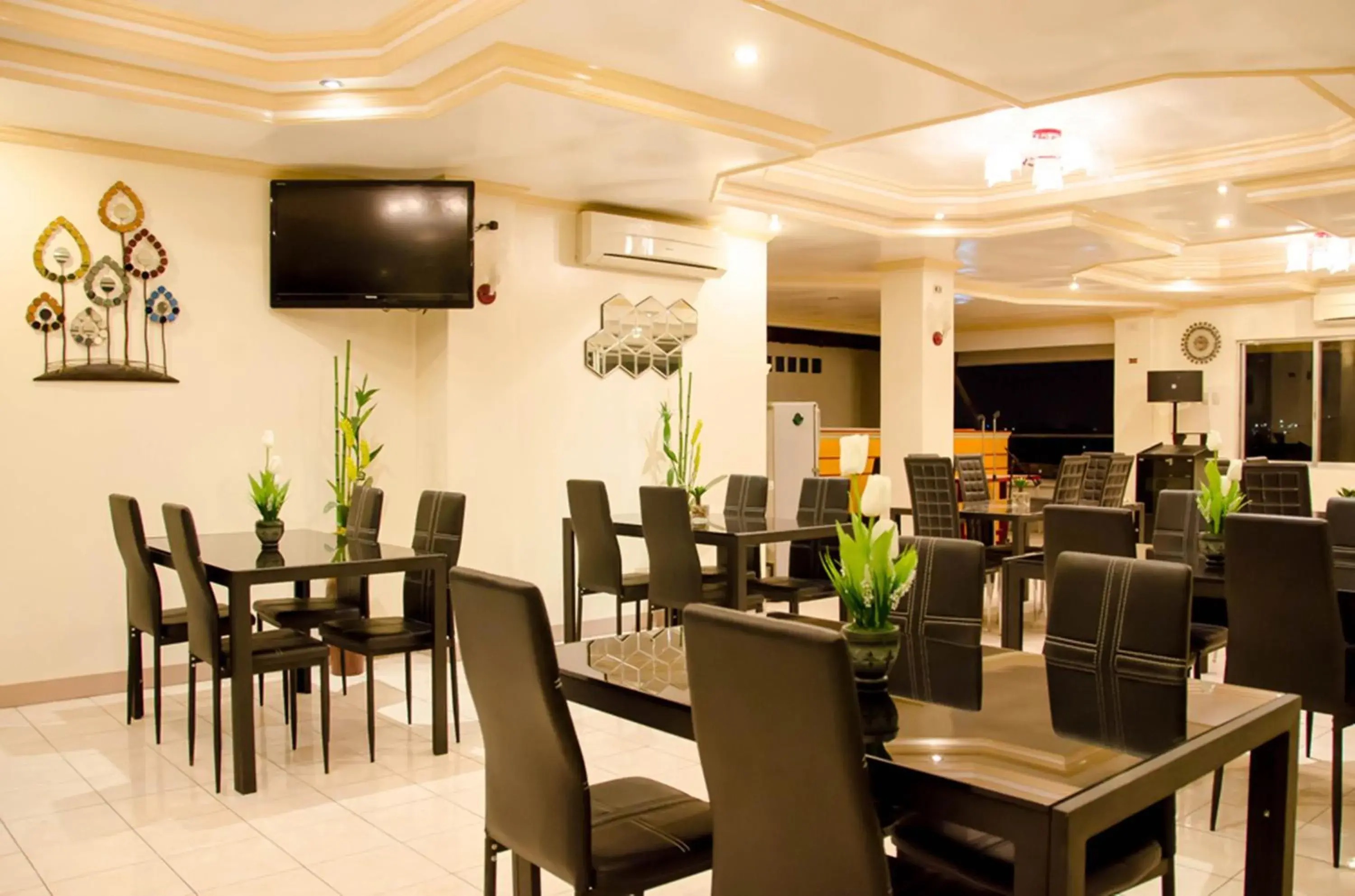 Banquet/Function facilities, Restaurant/Places to Eat in Allson's Inn