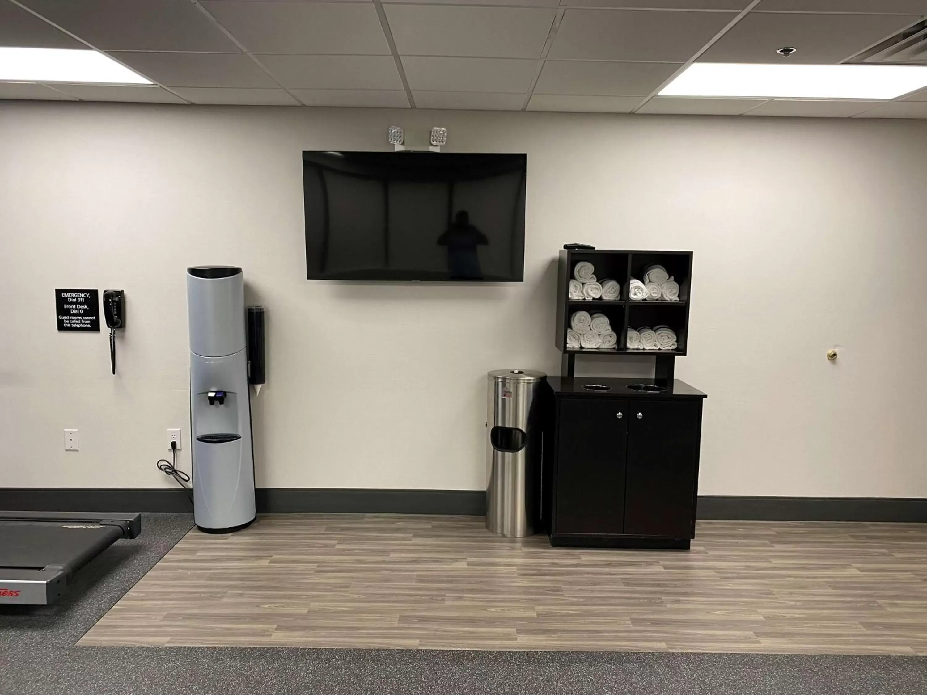 Fitness centre/facilities, TV/Entertainment Center in Hampton Inn Ft. Chiswell-Max Meadows
