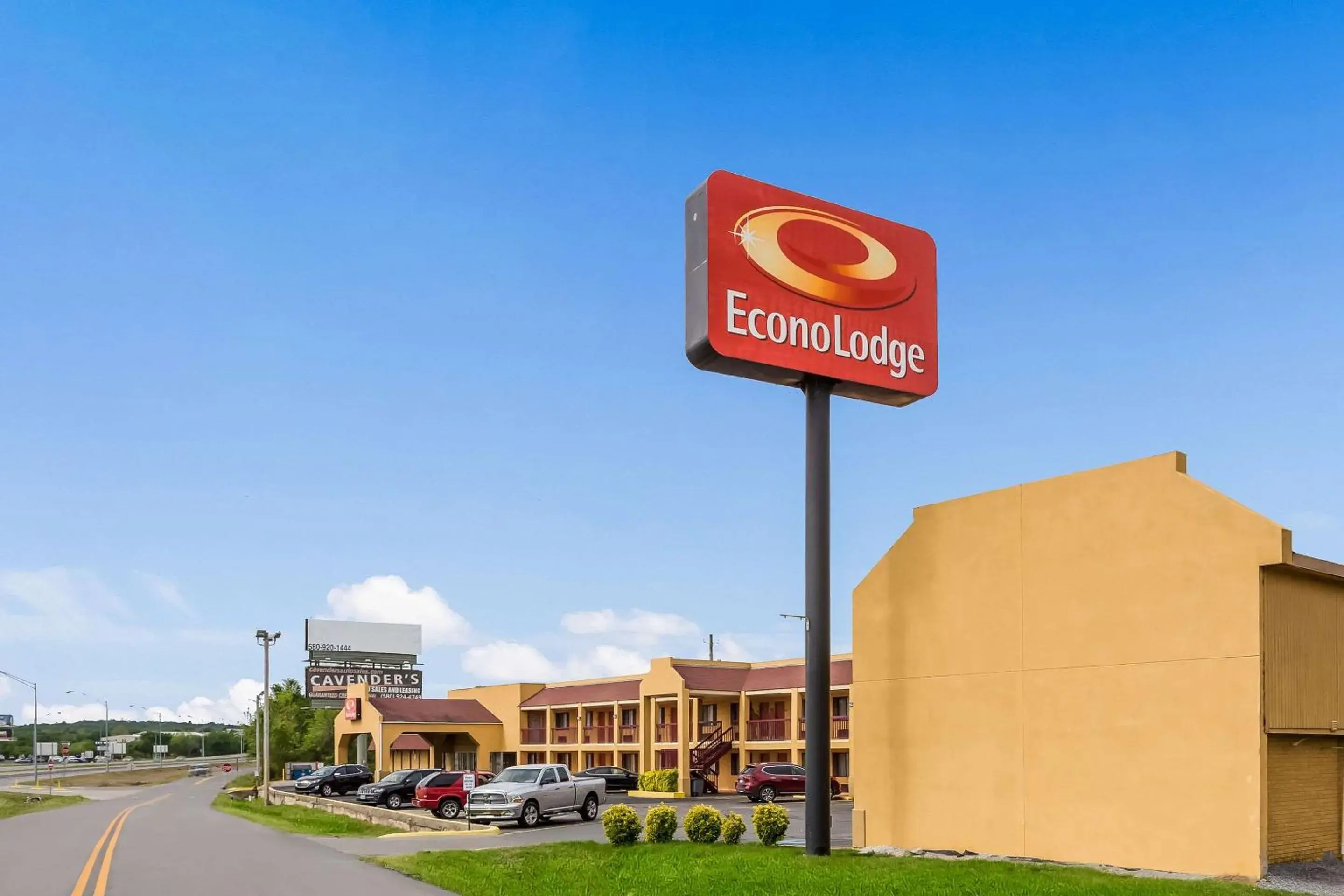 Property Building in Econo Lodge Mcalester