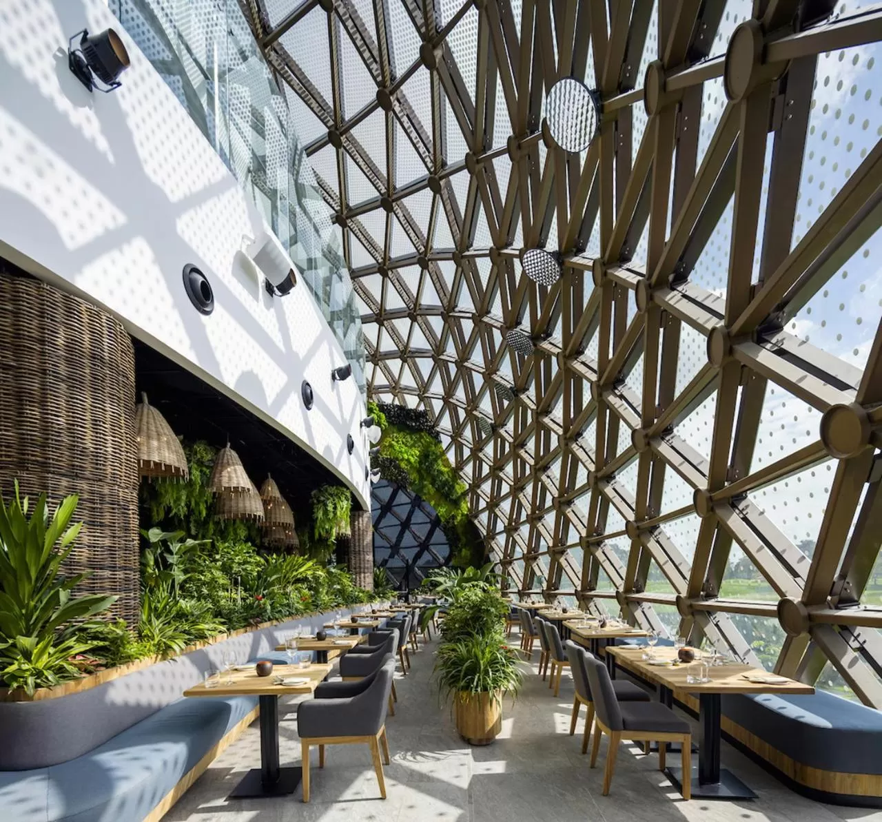 Restaurant/places to eat in Dusit Thani Laguna Singapore