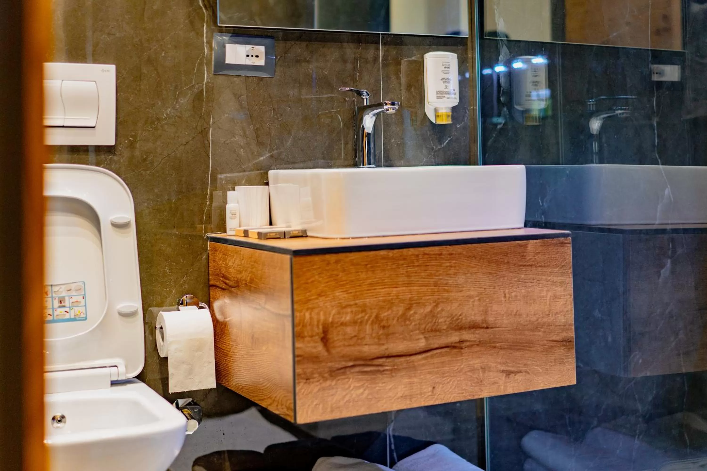 Bathroom in Ador Hotel