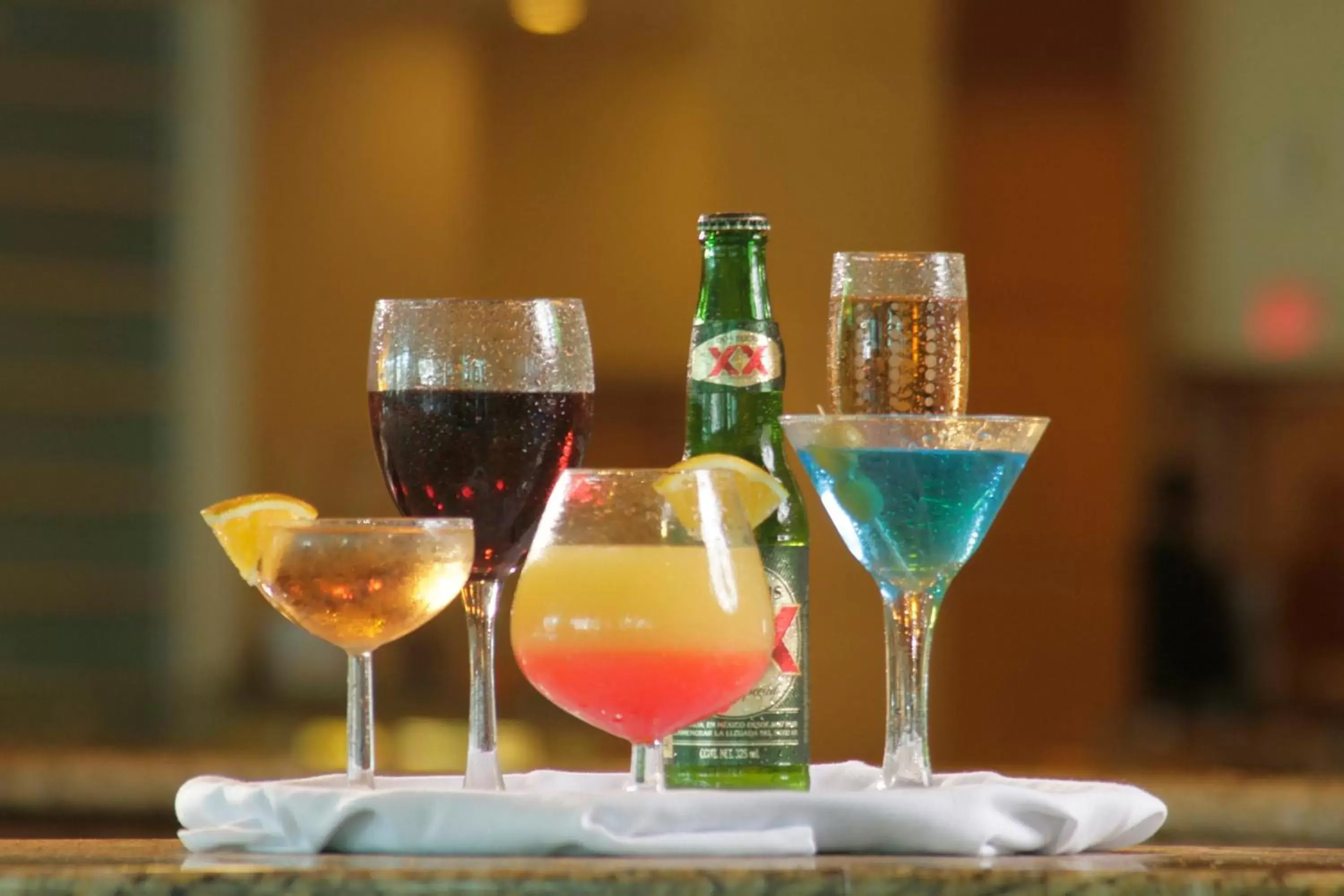Lounge or bar in Crowne Plaza Torreon by IHG Lounge or bar in Crowne Plaza Torreon by IHG