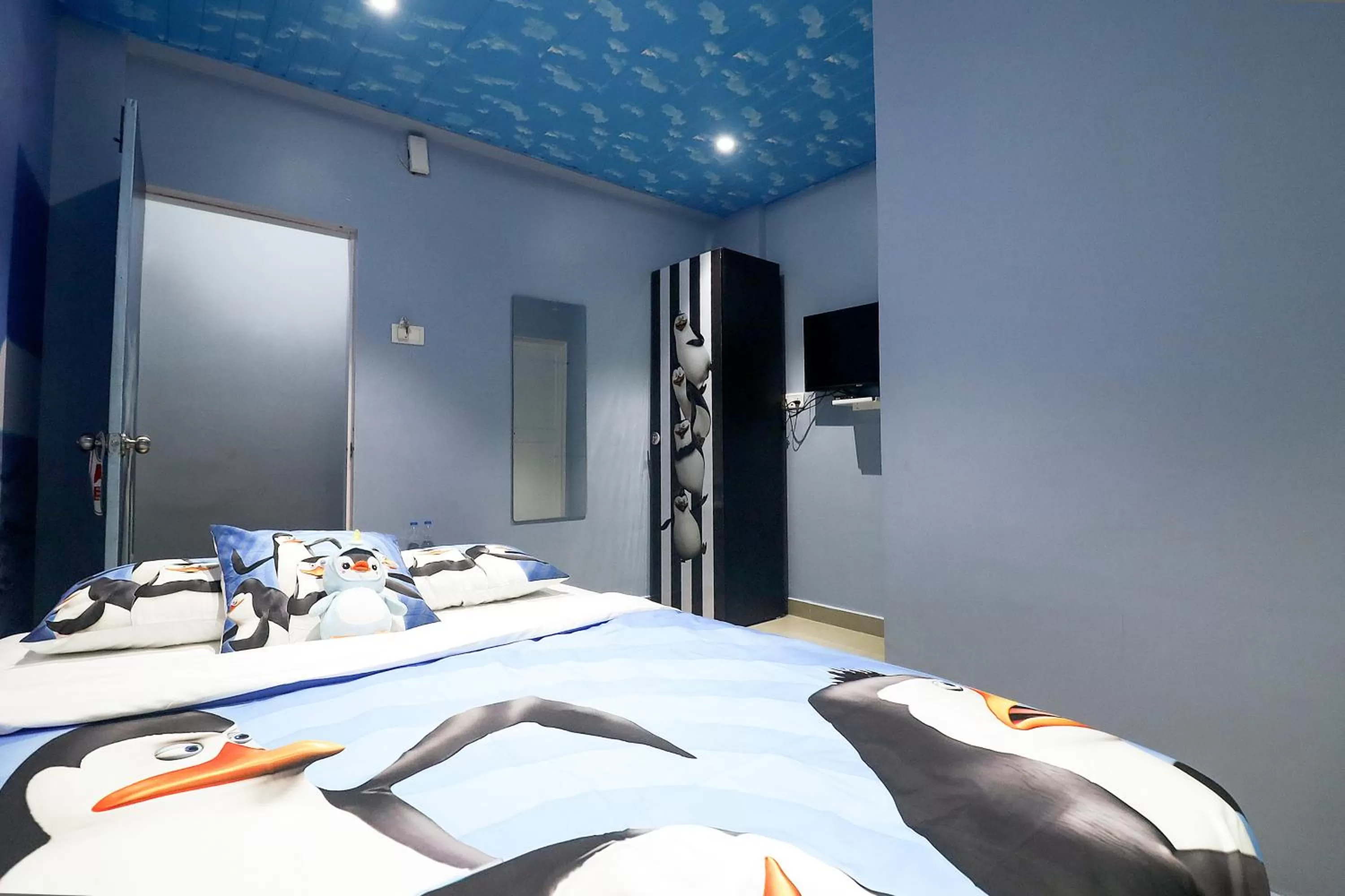 Bed in Hotel Greek Glory