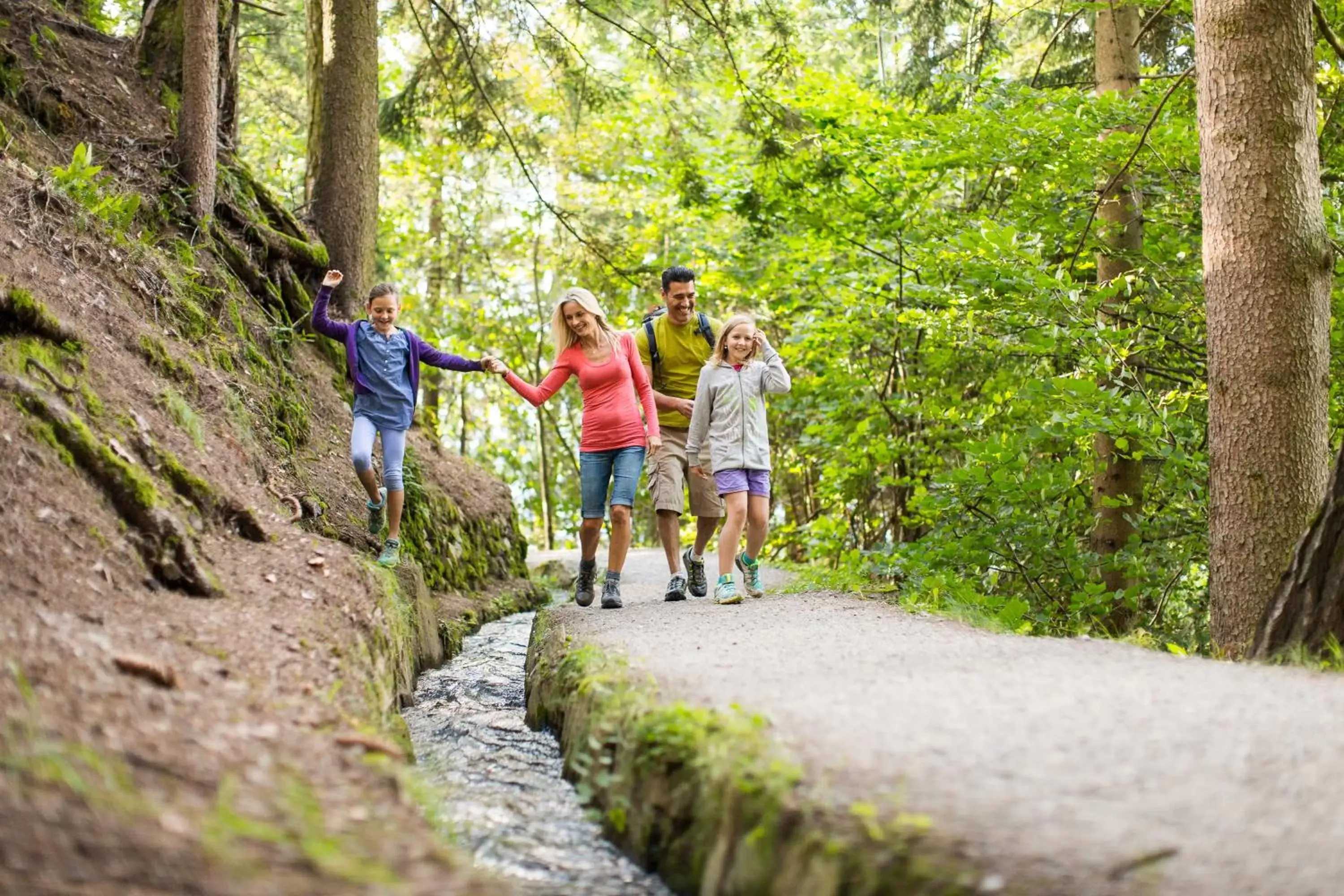 Hiking, Family in Hotel Schwefelbad (Schenna Resort)