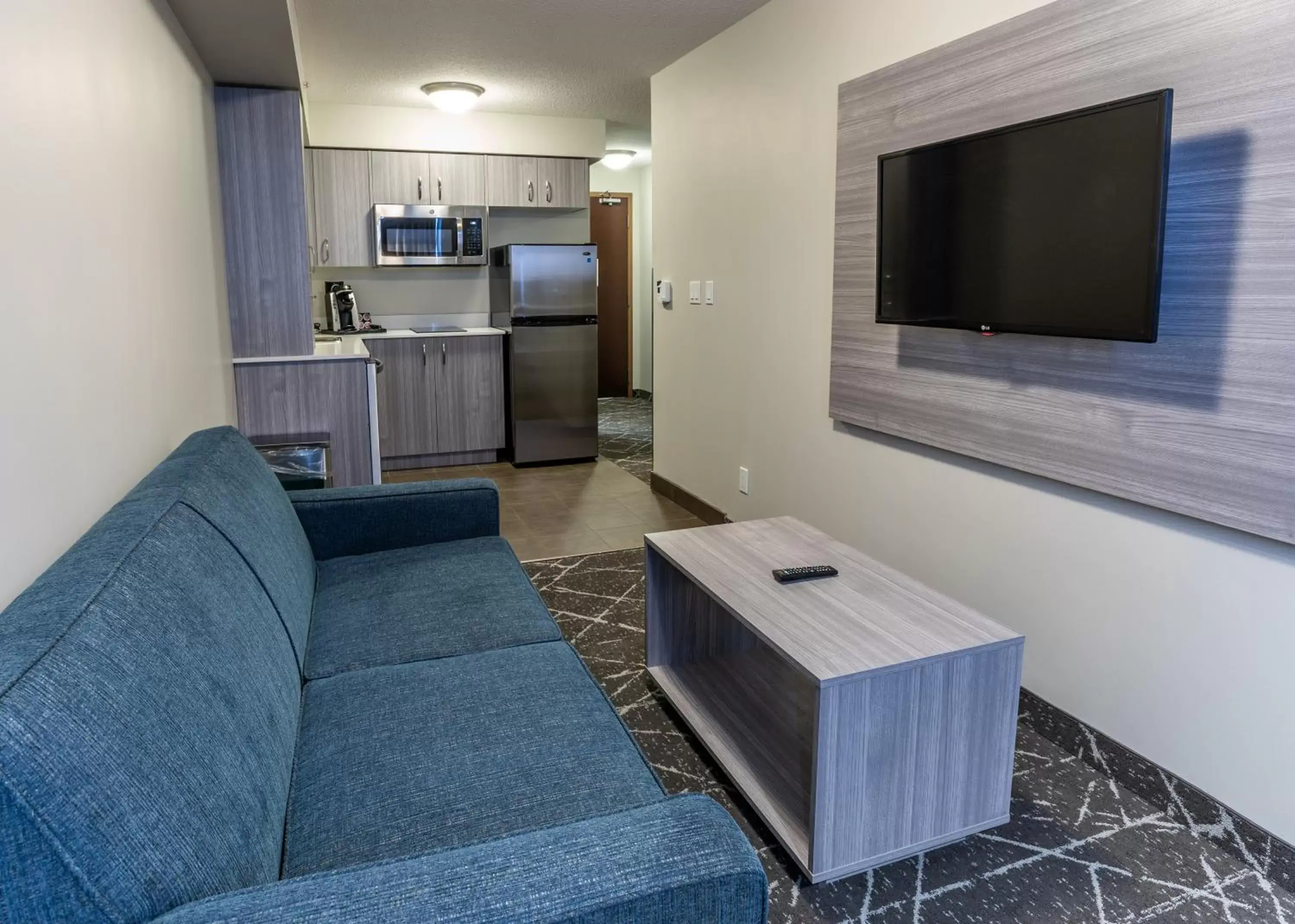 TV and multimedia, TV/Entertainment Center in Microtel Inn & Suites by Wyndham Lloydminster