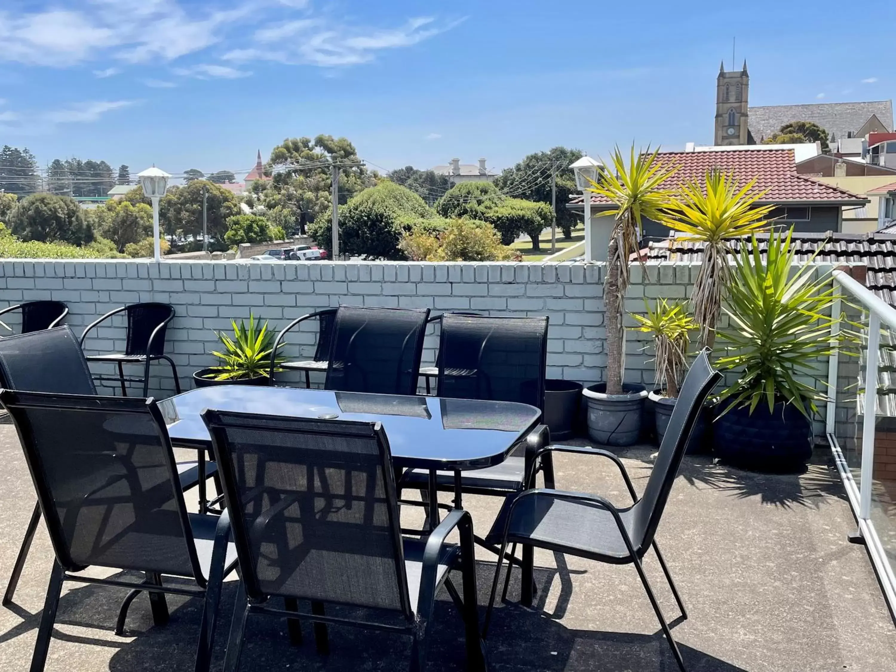 BBQ facilities in City Heart Motel Warrnambool